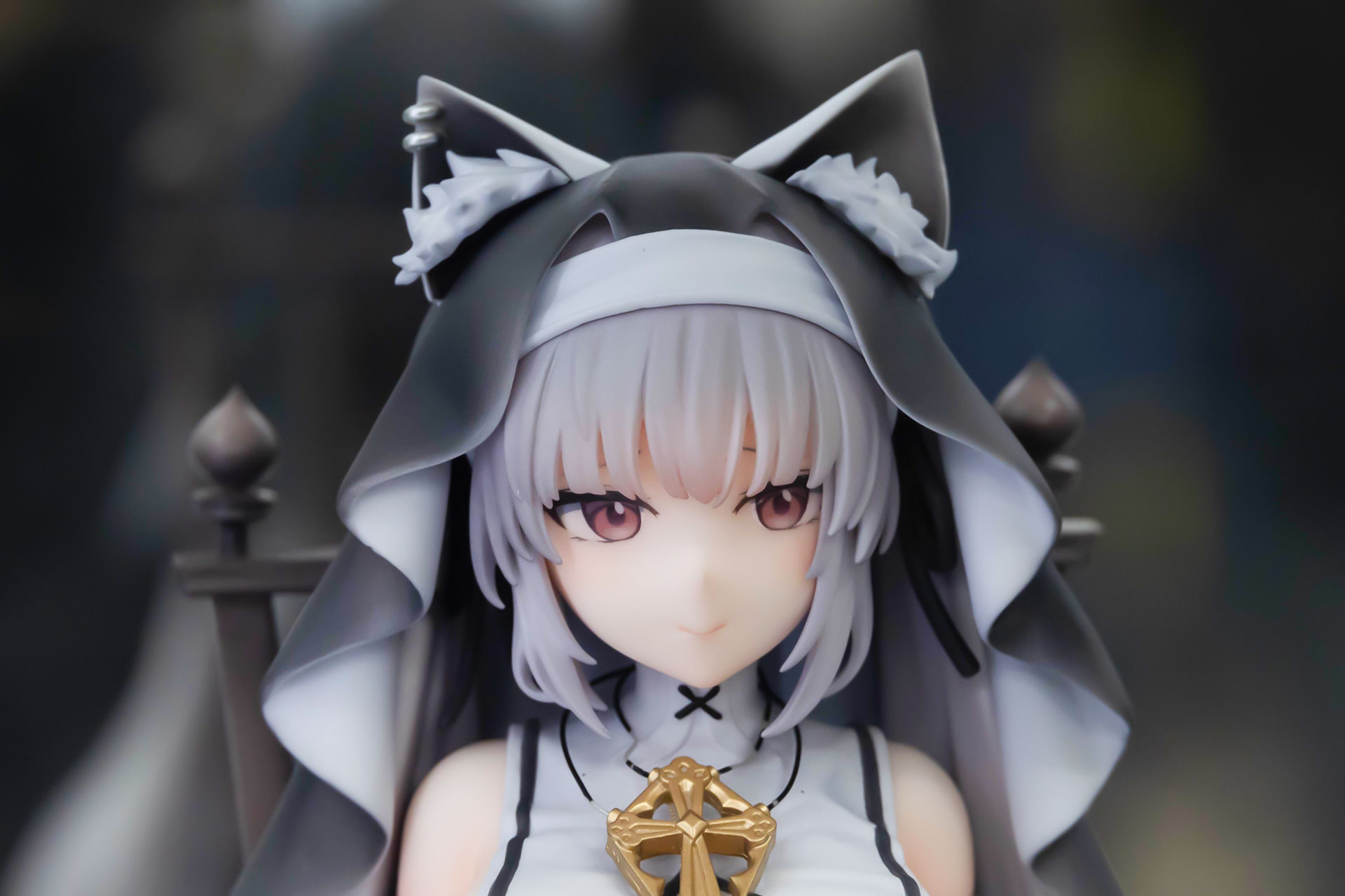 何かを企んでいるような表情がかわいらしく見える