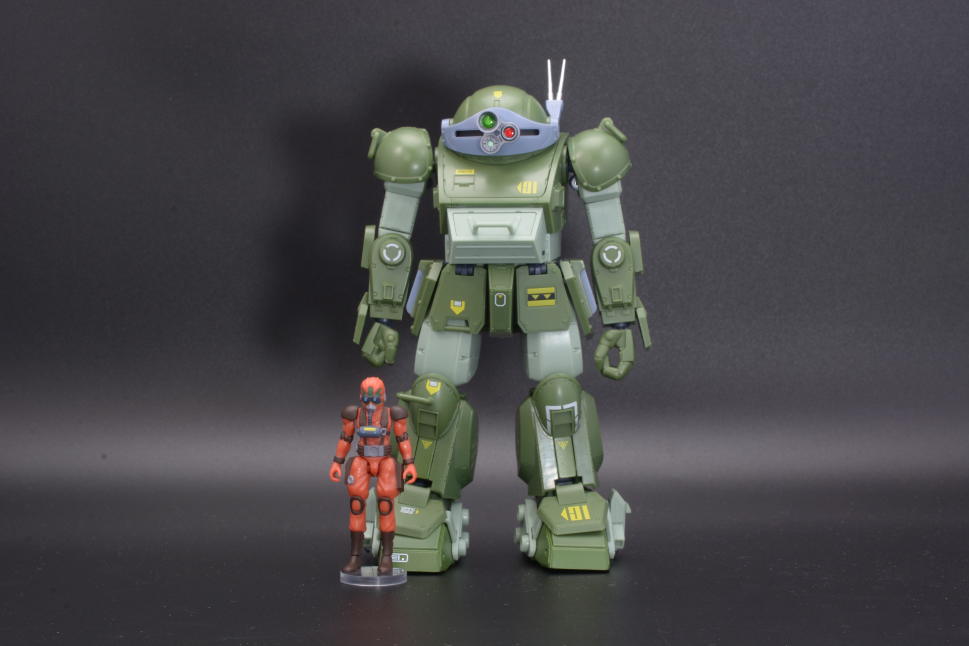 スコープドッグと同スケールのフィギュア。人物とメカを絡めて遊べるのはこのサイズならでは