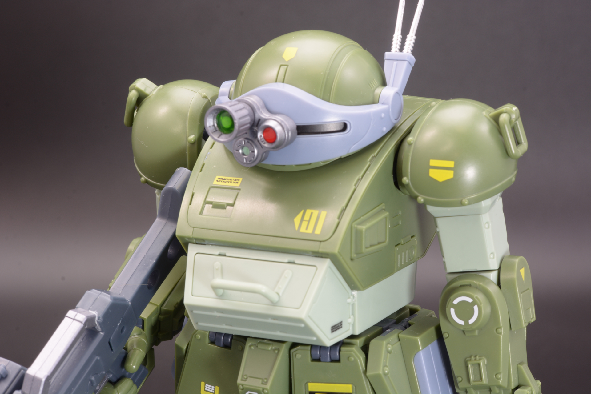 「HI-METAL R スコープドッグ」は成型色を活かした表現だ