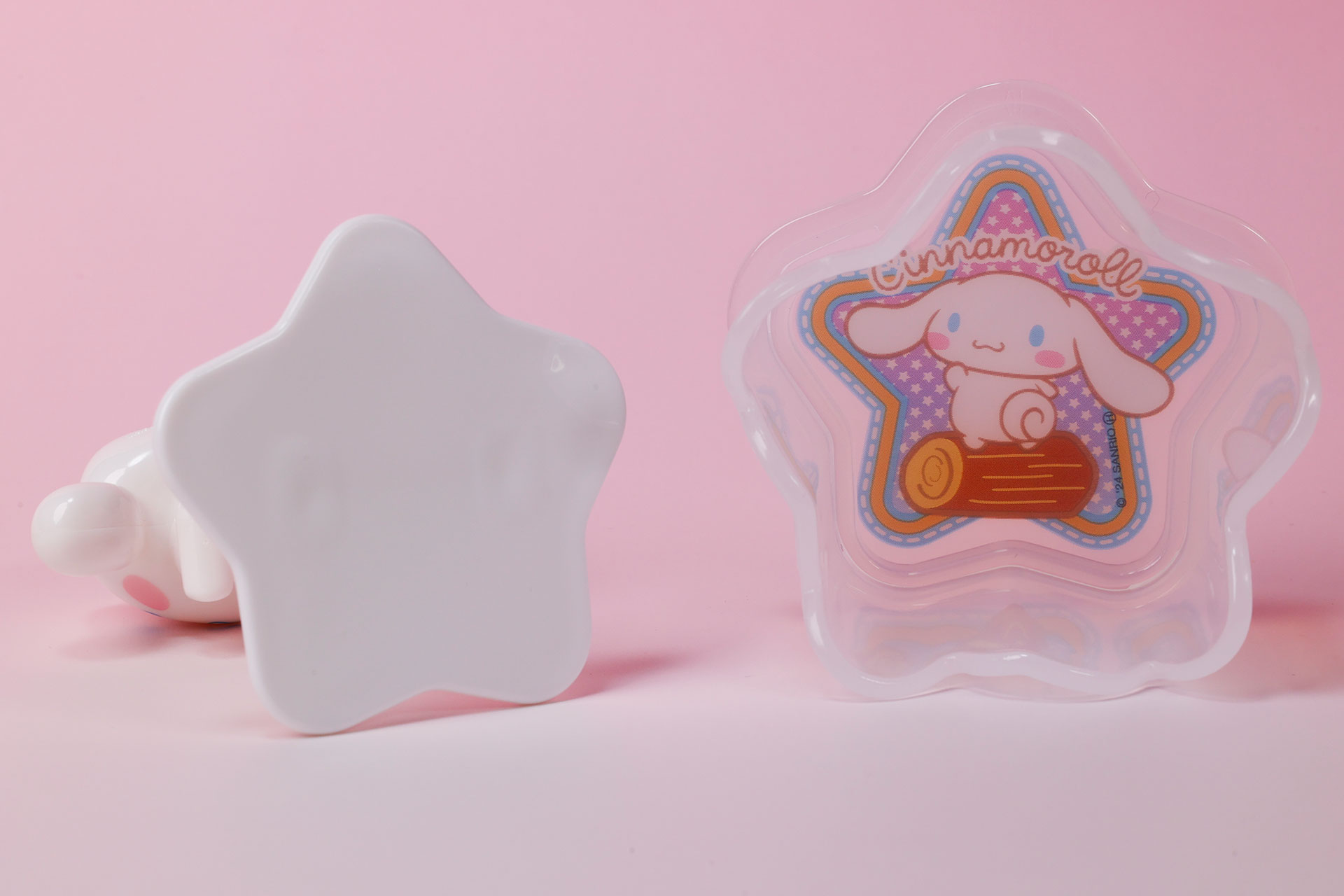 下のプレート部分にもシナモンロールのイラストが描かれている