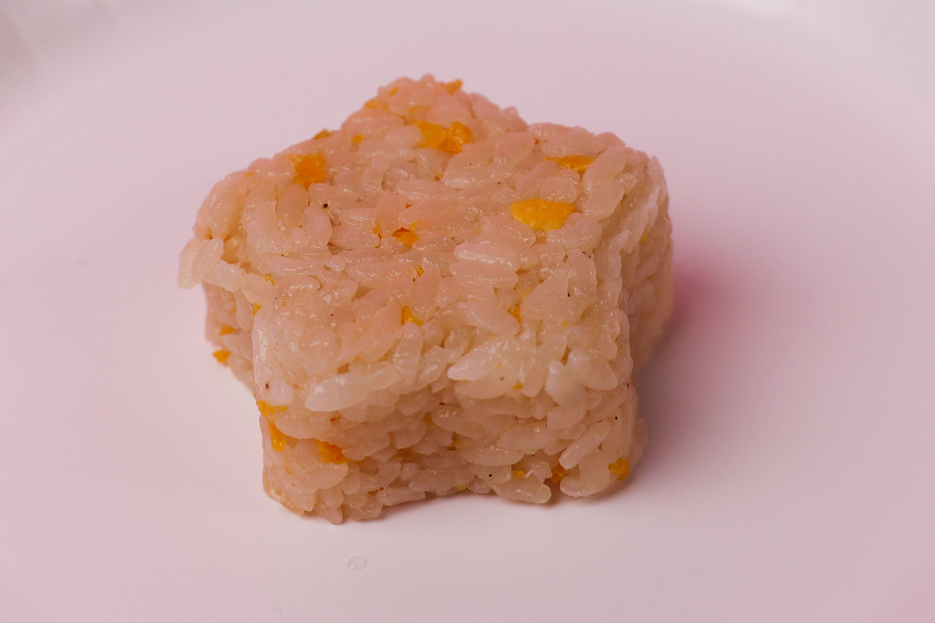 お弁当などに入れるのにちょうどいいサイズ感だ