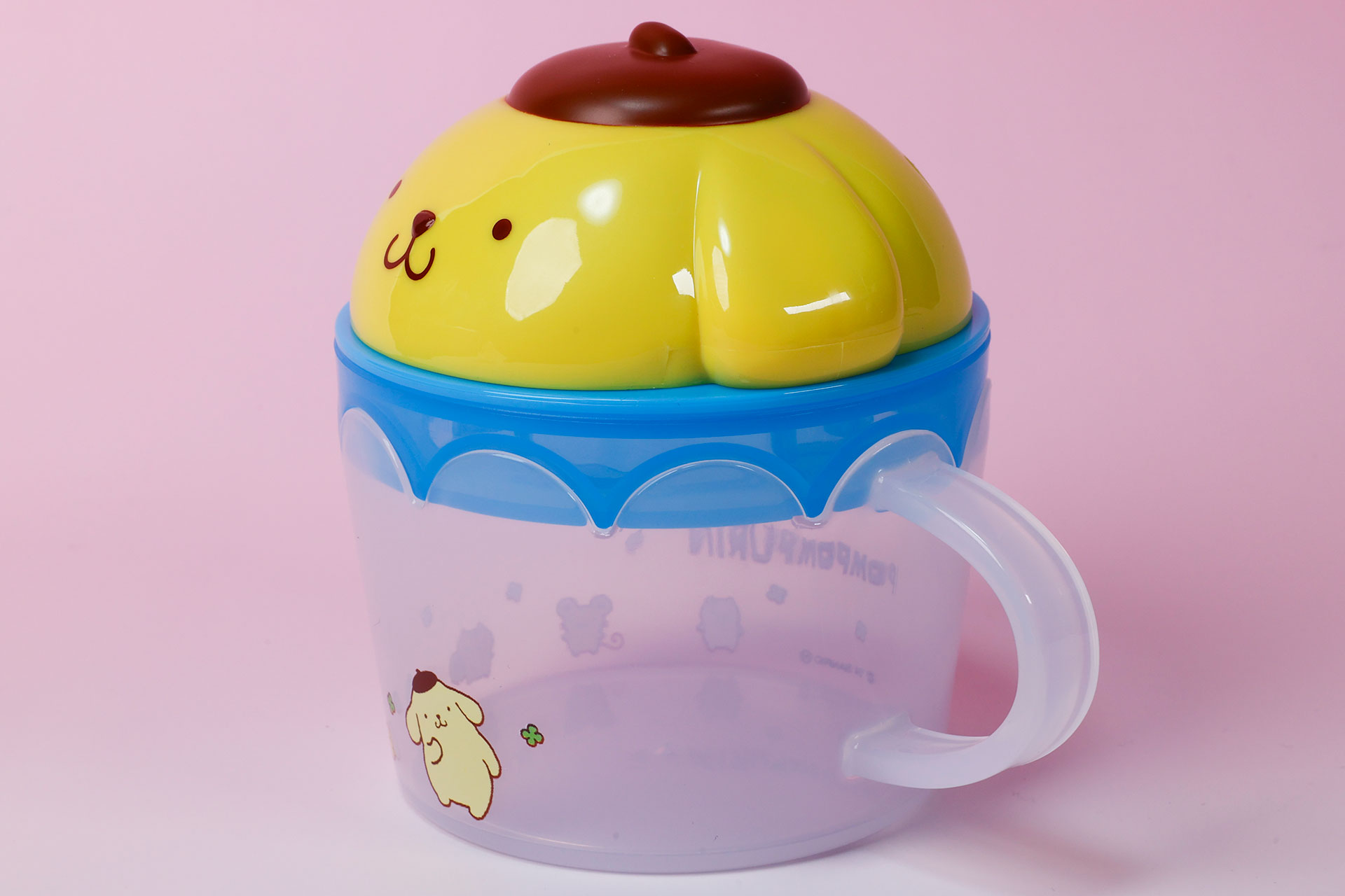 カップ部分には取っ手が付けられているので持ちやすい