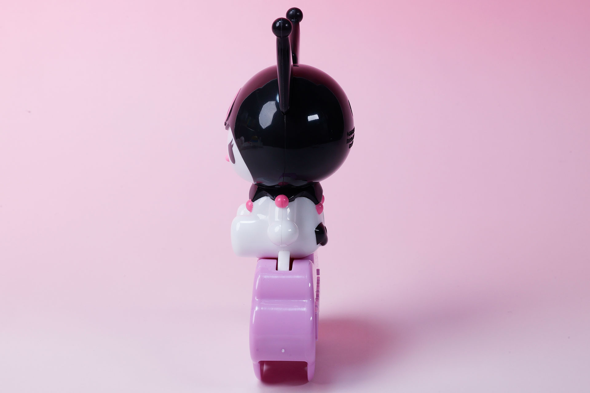 このように立てて飾っておくことができるのもポイントだ