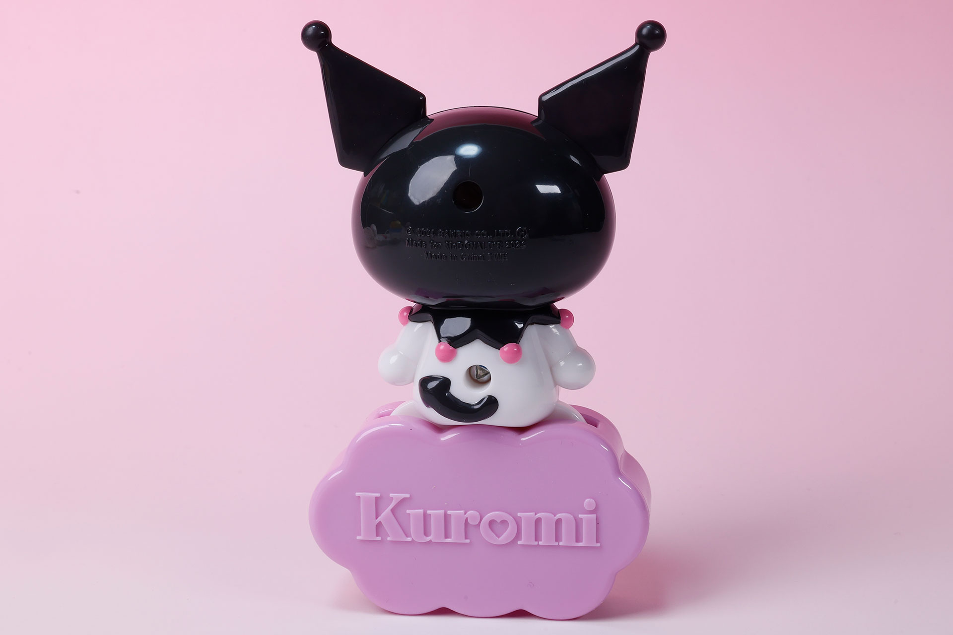 机の上などに置いておくのにちょどいいサイズだ