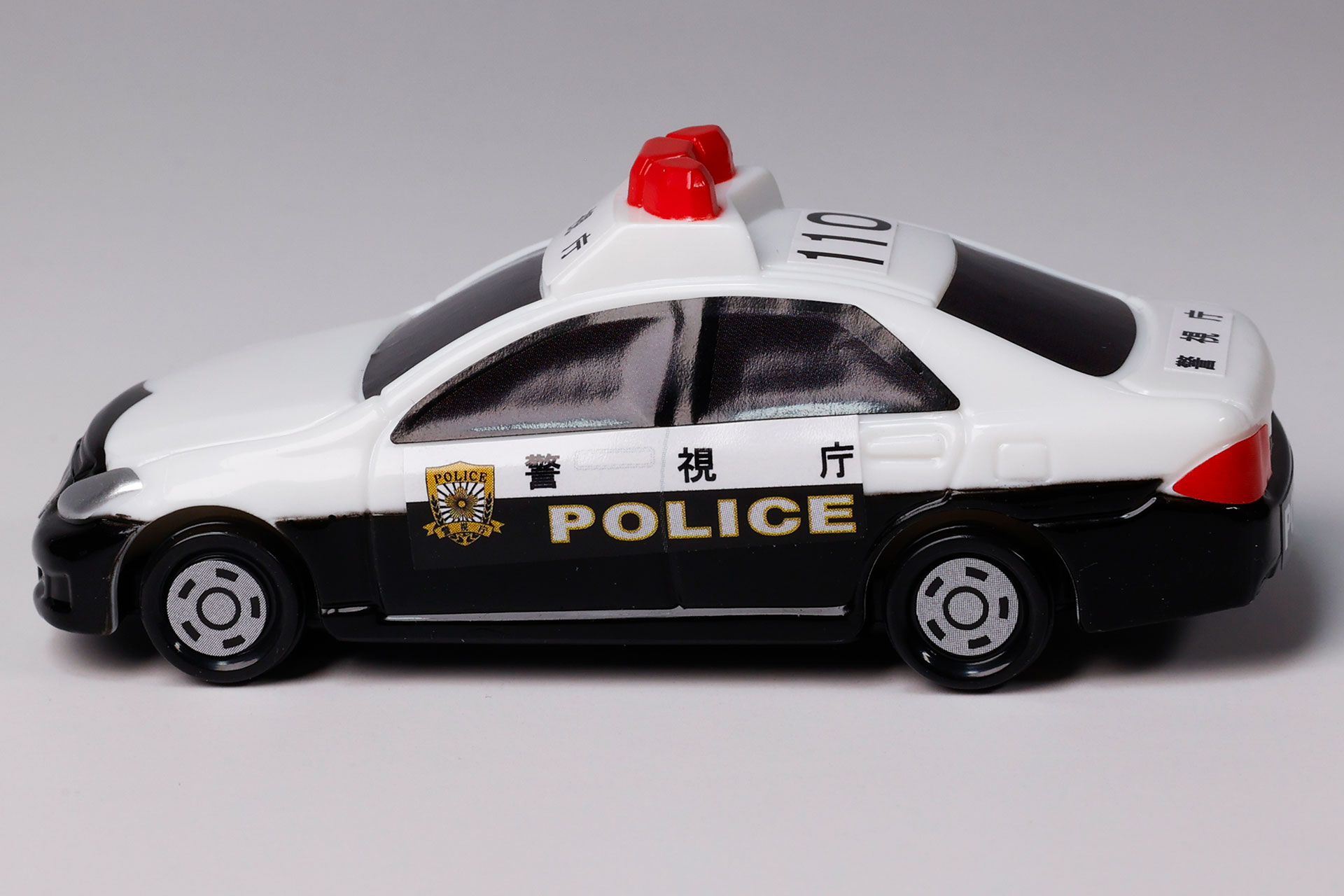 クラウンはパトカーのイメージにもピッタリだ