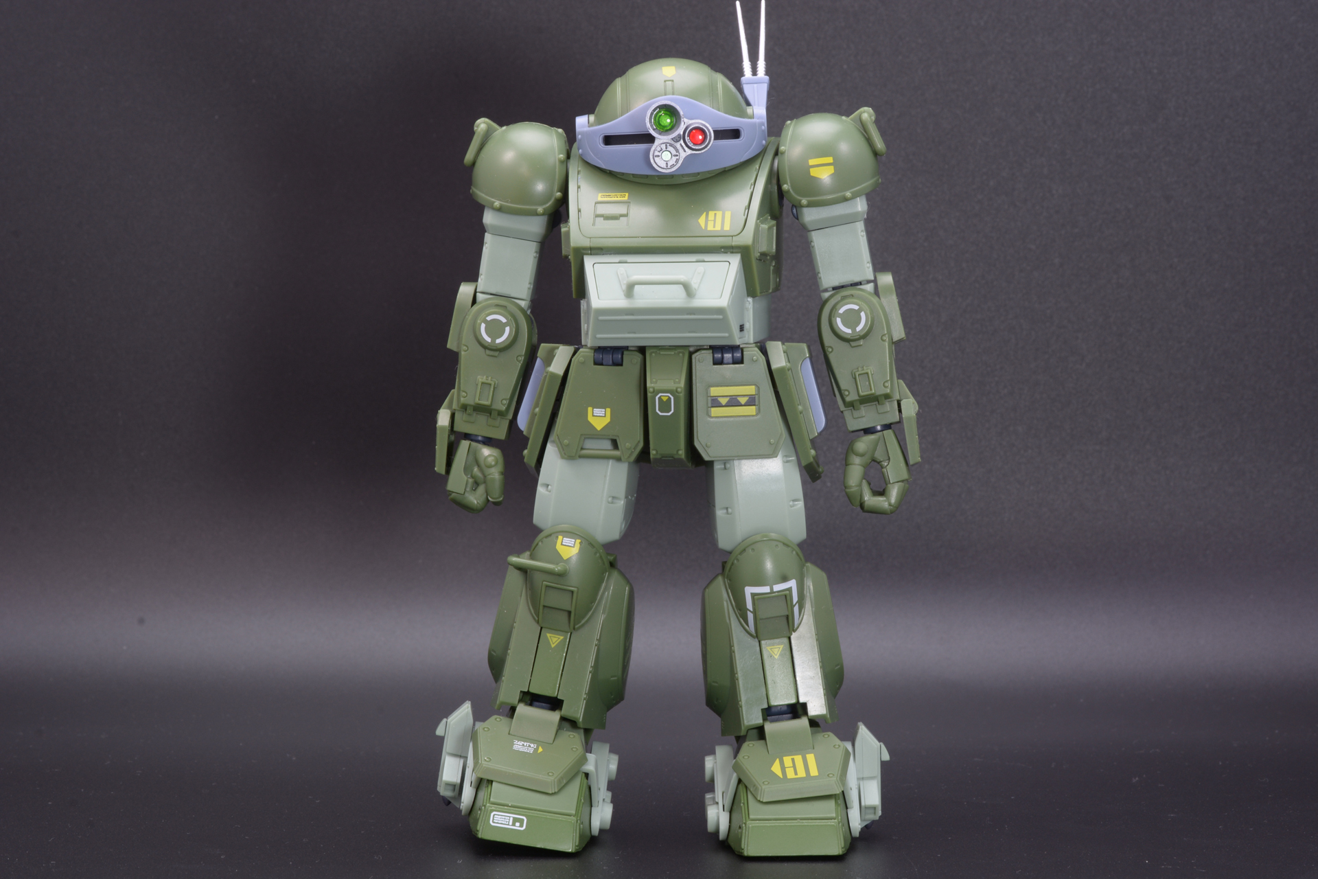 スコープドッグは主役機であるが、この世界で最もありふれた量産型ATでもある。スクラップ工場から組み立てたり、敵として大量に出てきたり、その描写は徹底している。キリコは最も使いやすい機体としてこの機体を好むが、躊躇なく乗り捨てる場面も多い