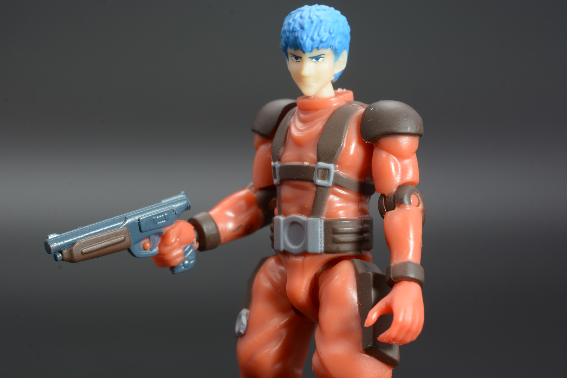 頭部を差し替えてキリコの素顔に