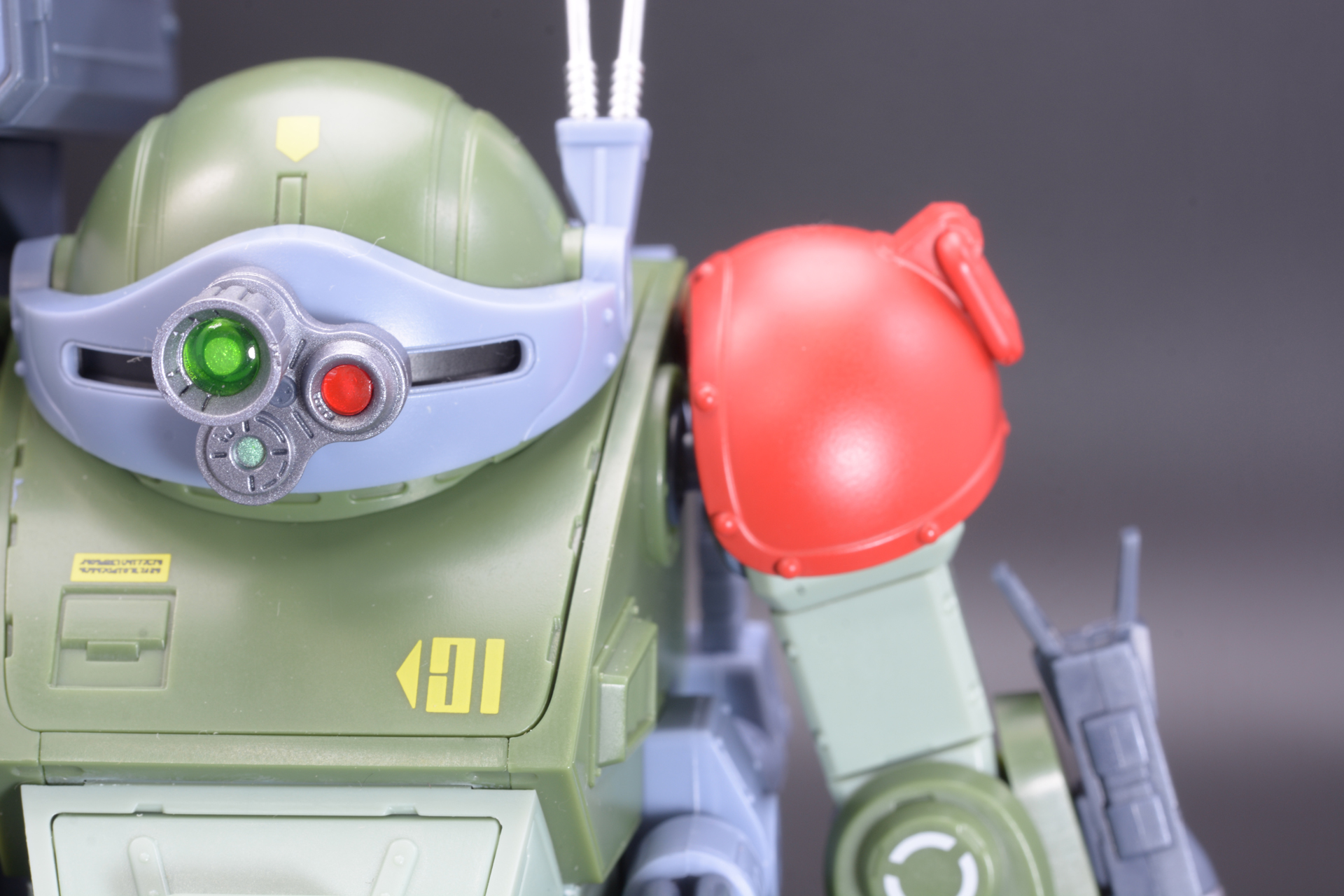 レッドショルダーはきちんと塗装で表現