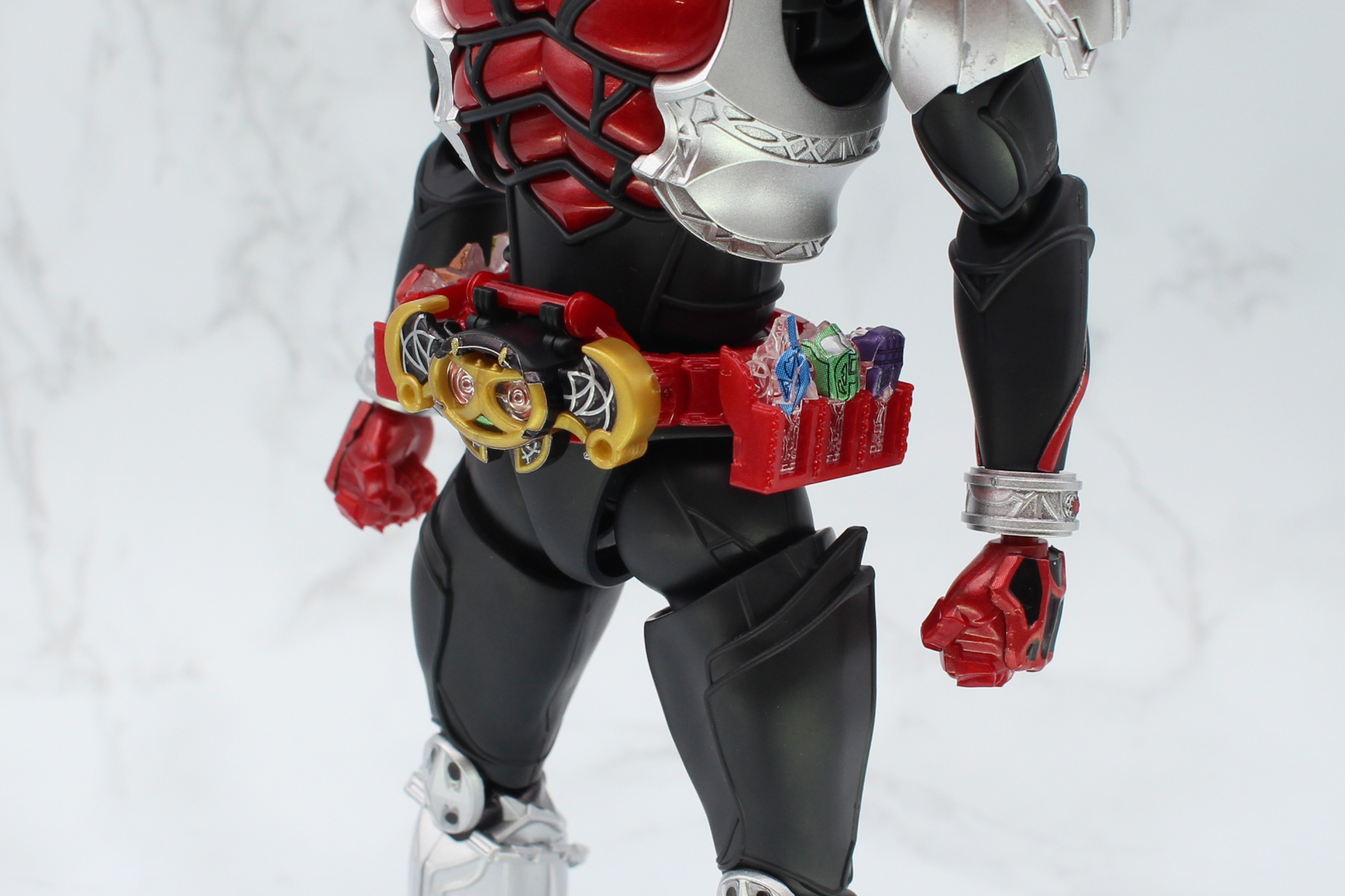 キバットベルトとフエッスル。フエッスルは取り外しが可能