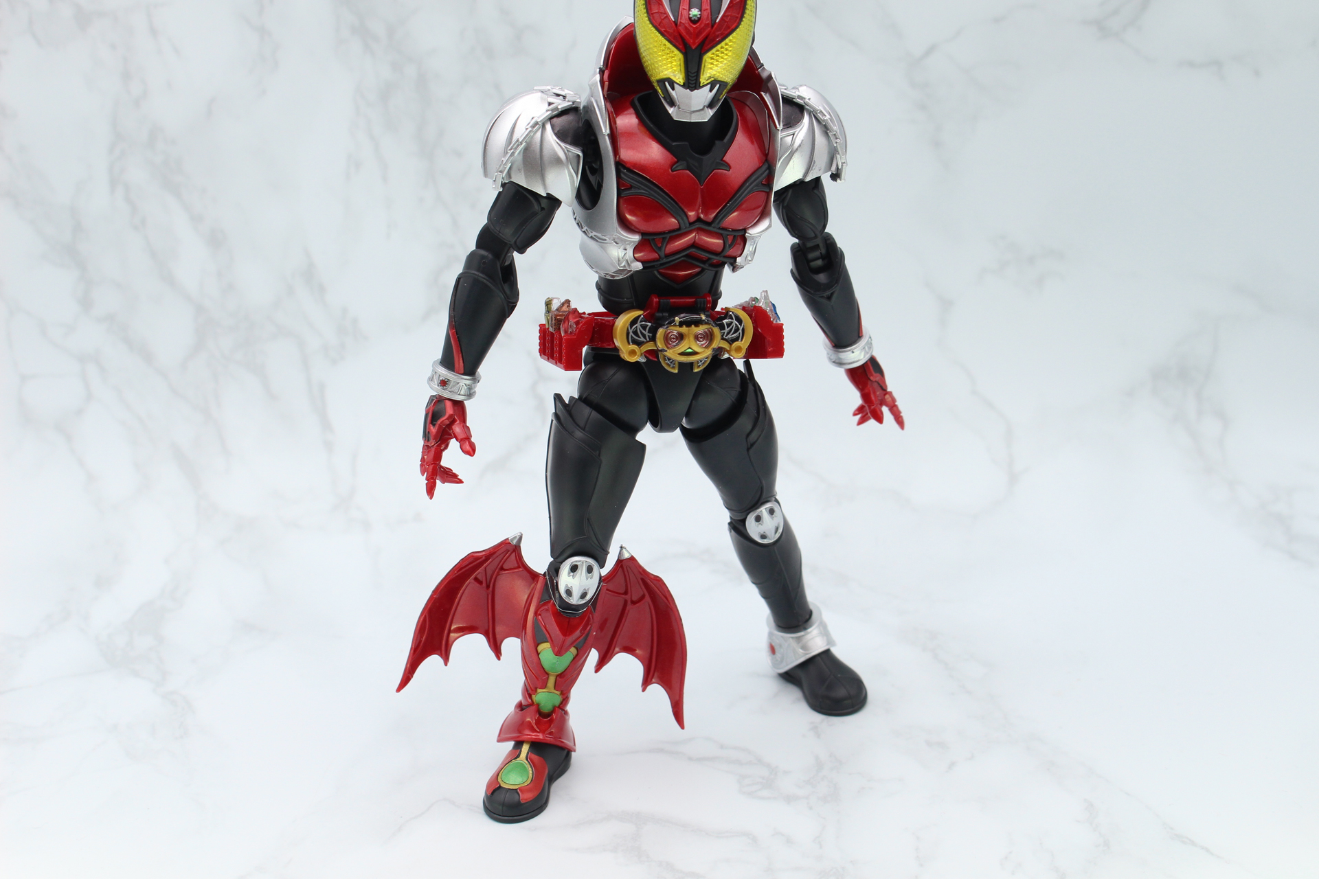 ヘルズゲート展開時の右脚は、膝の下を交換する