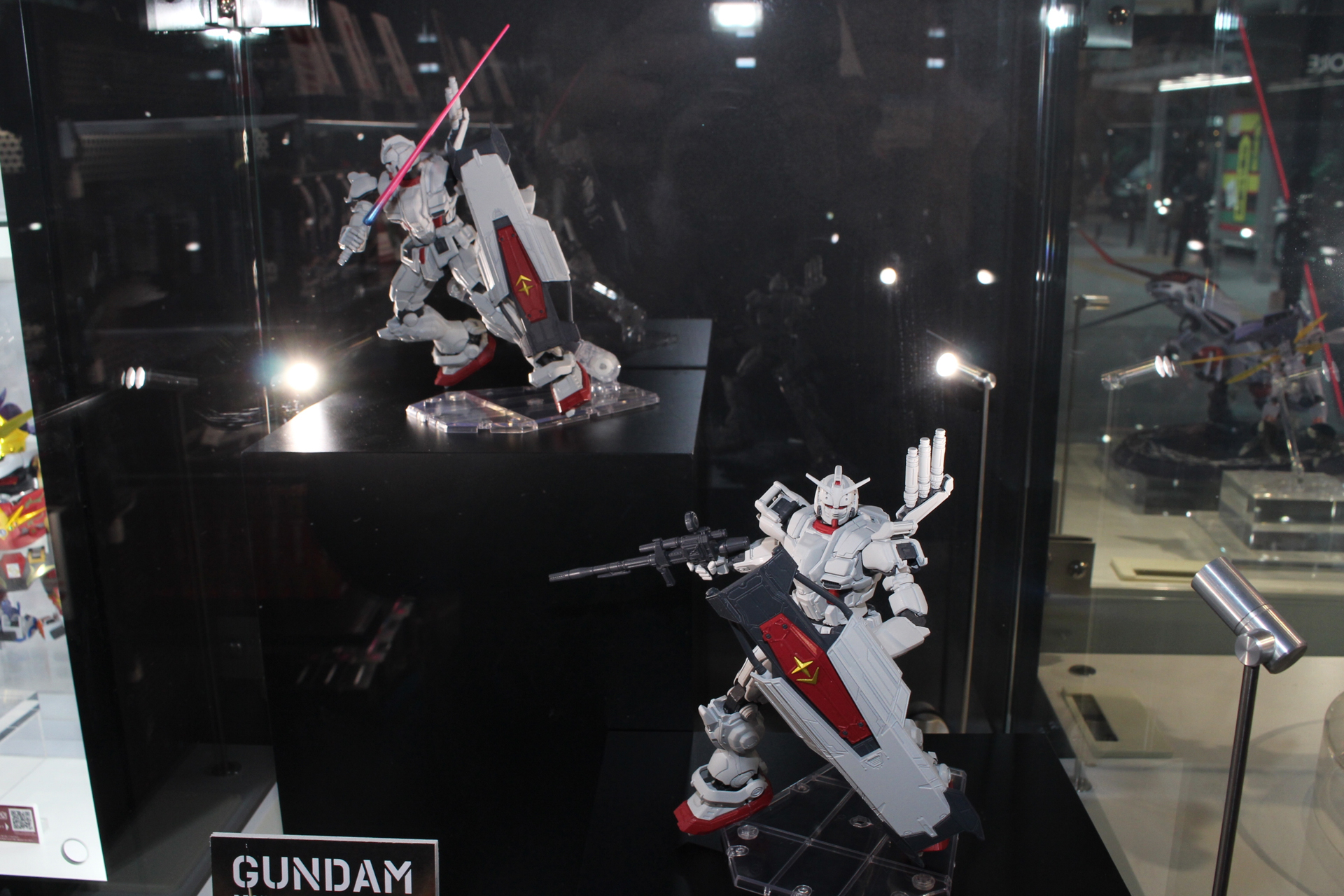 「GUNDAM UNIVERSE GUNDAM EX」。11月発売予定。価格は4,950円