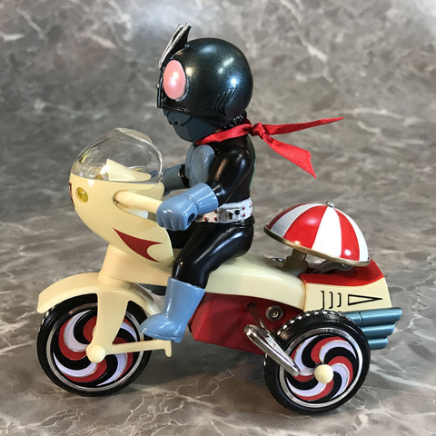 仮面ライダーが三輪車に？ アートストーム「EX三輪車 仮面
