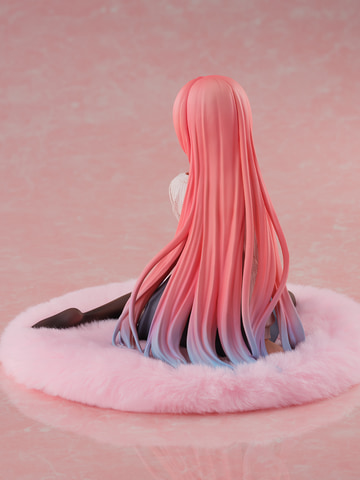 ようこそ実力至上主義の教室へ」より私服姿の一之瀬帆波と軽井沢恵が1