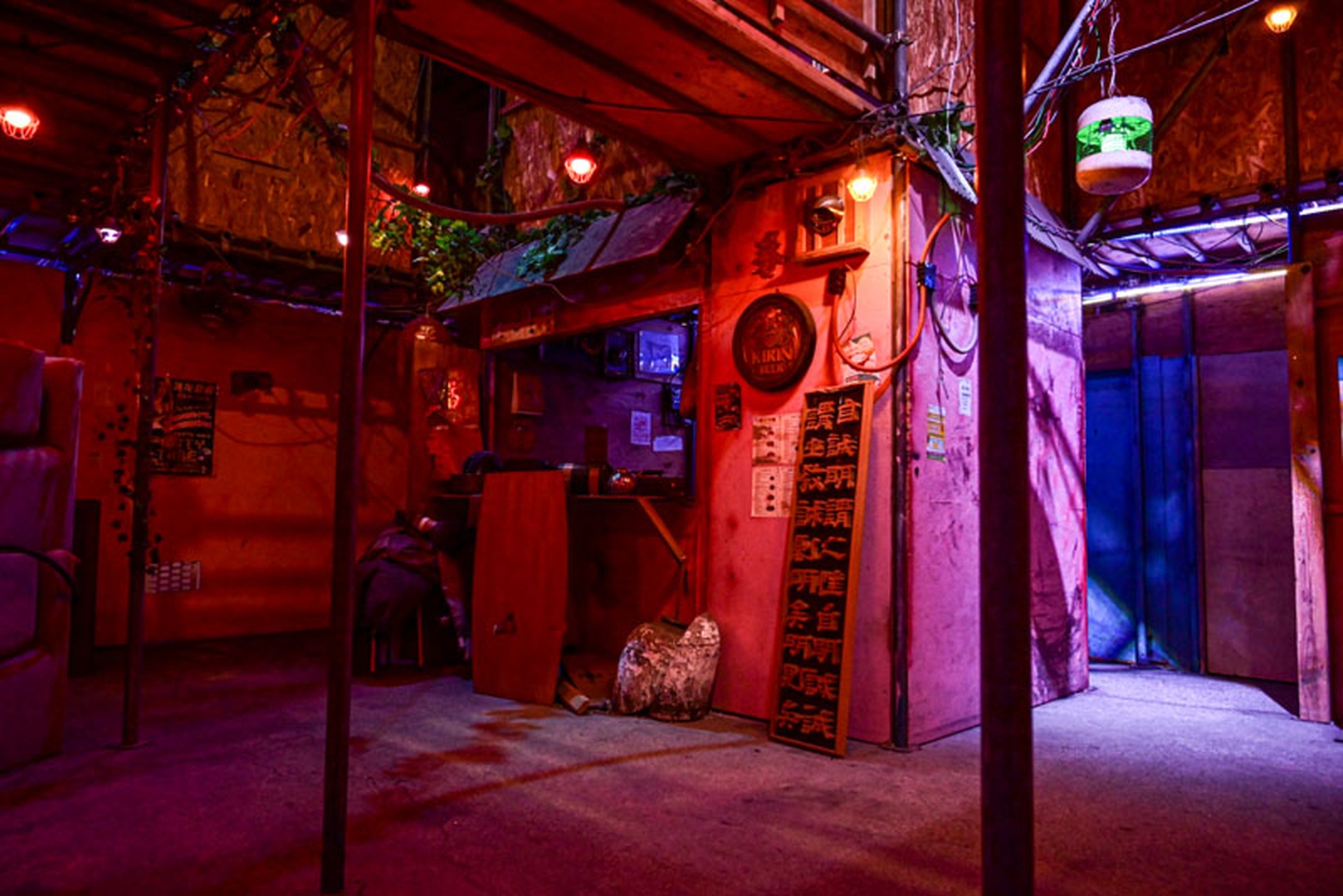 こちらは2階に上がる階段