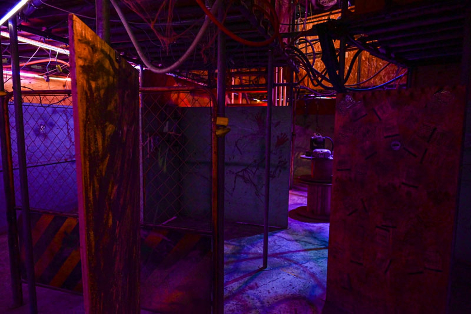 こちらは2階に上がる階段