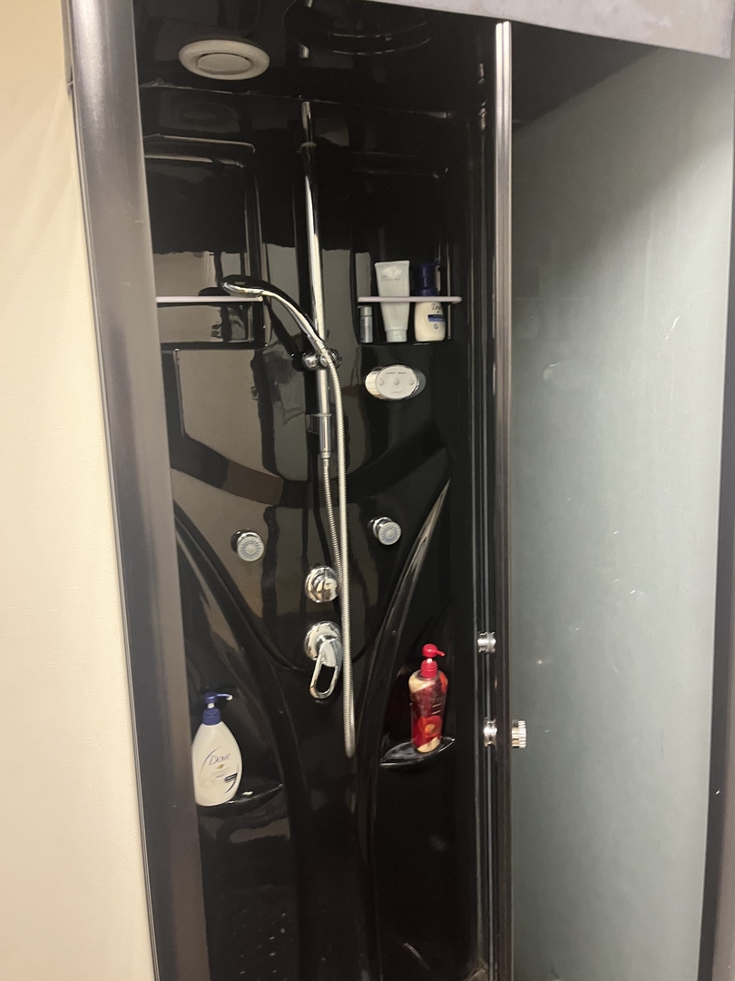 女性用更衣室に完備されたシャワー