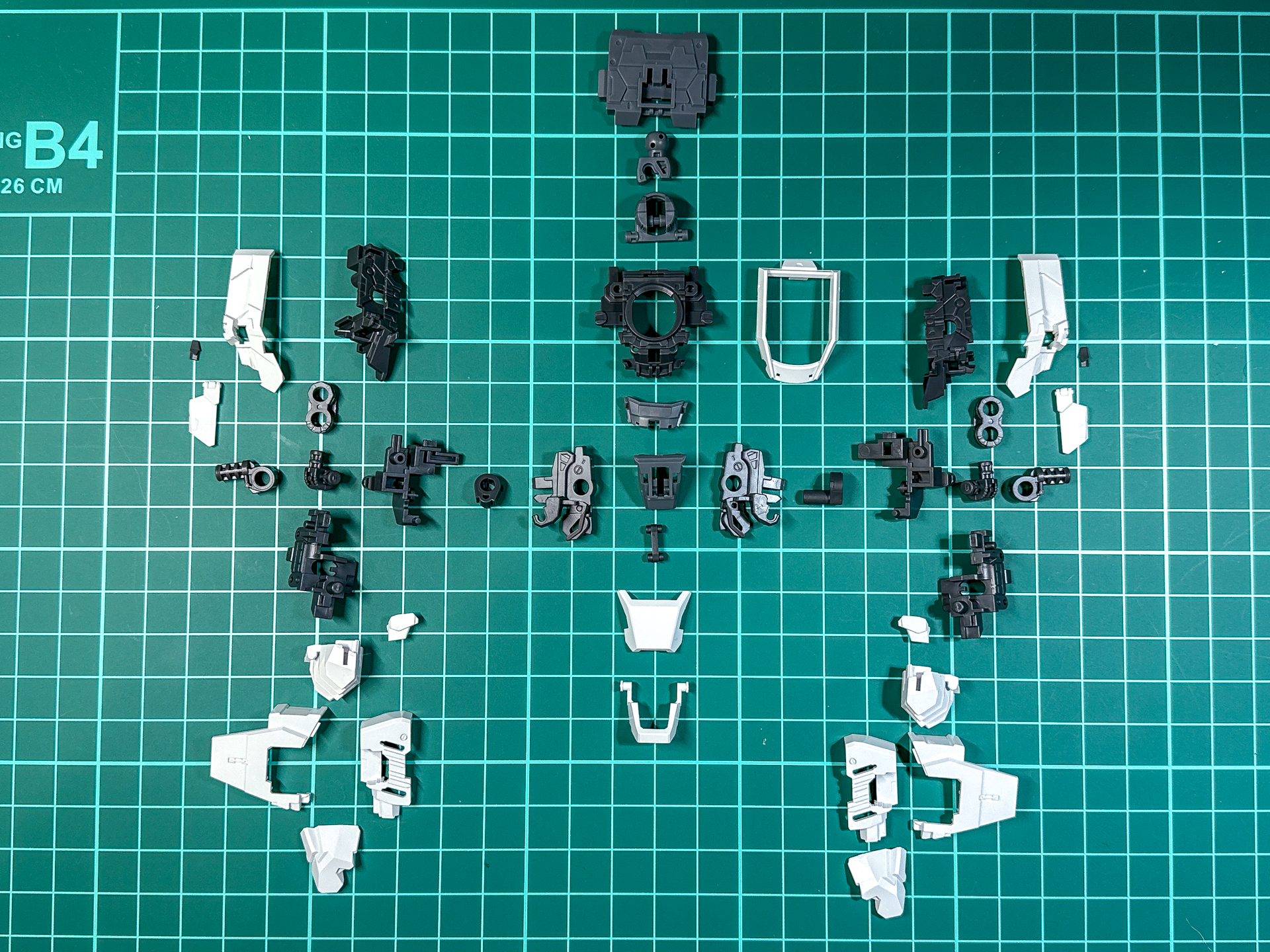胴体パーツを構成するパーツ。全41パーツにて構成されています。