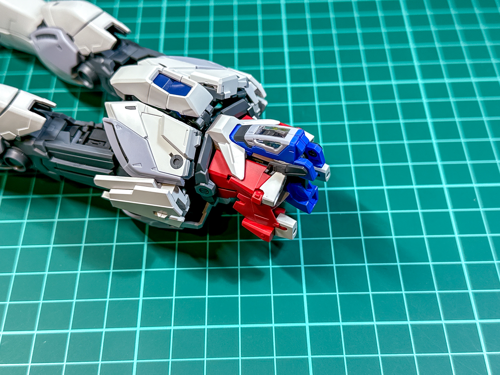 合体が完了した下半身。コア・ブロックがしっかりと固定されました。