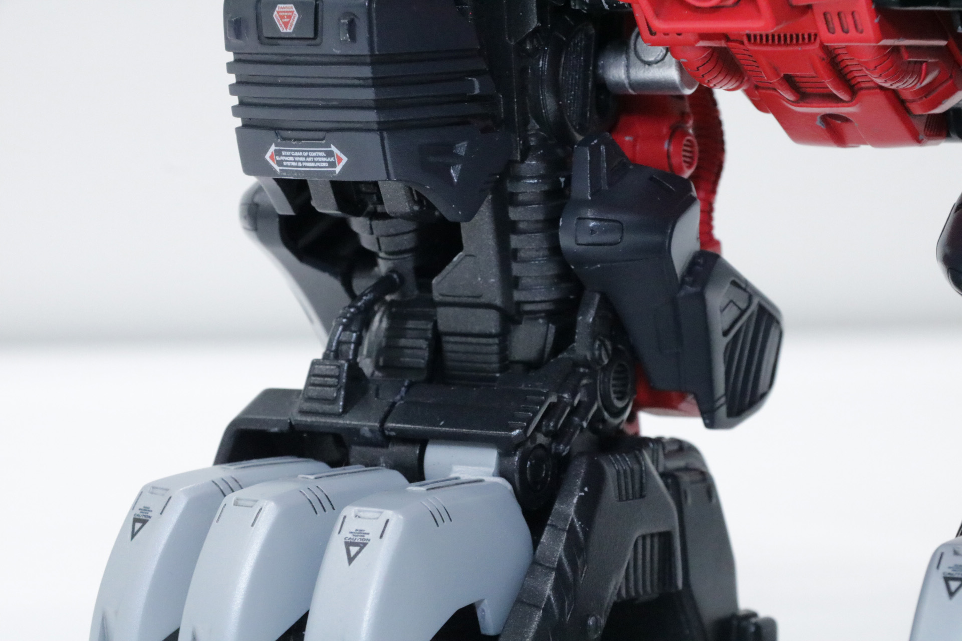 パイプ造形も「AZ」シリーズならではの密度で表現されている