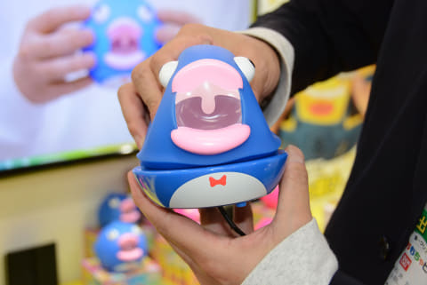 握った強さで声が変わる！ バンダイ「にぎって！プクミー」【おもちゃ