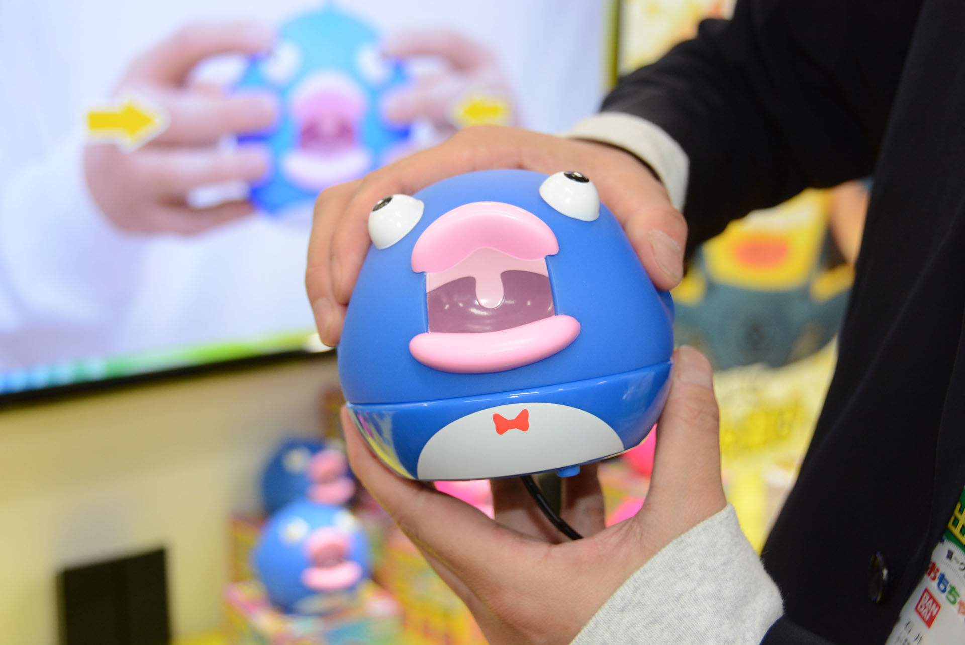 力を込めると顔がどんどん変形し、声が甲高くなっていく