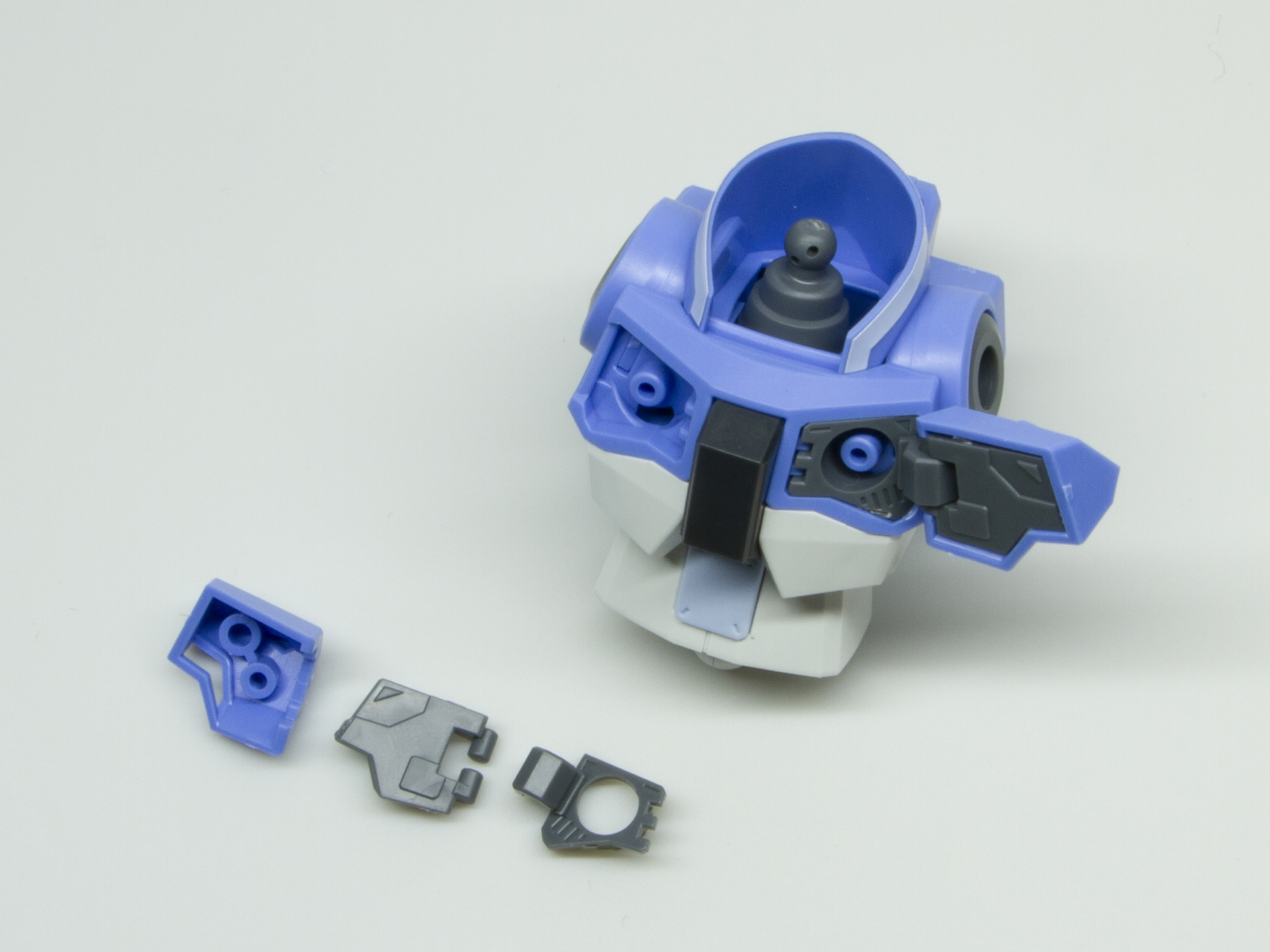 胸部ビームガトリングは展開時に専用パーツを差し込む形