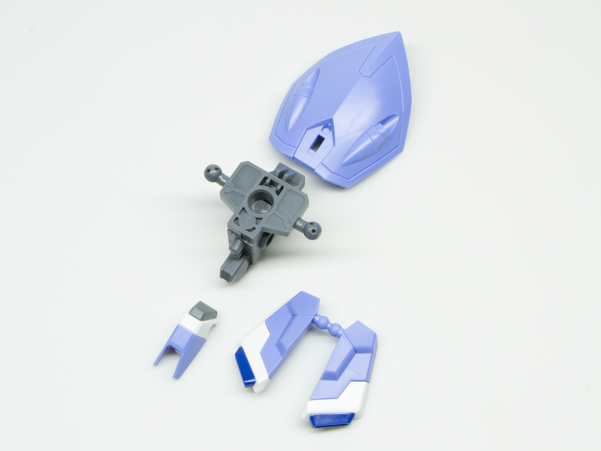 膝関節はすね部分に組み付ける際の方向に注意する