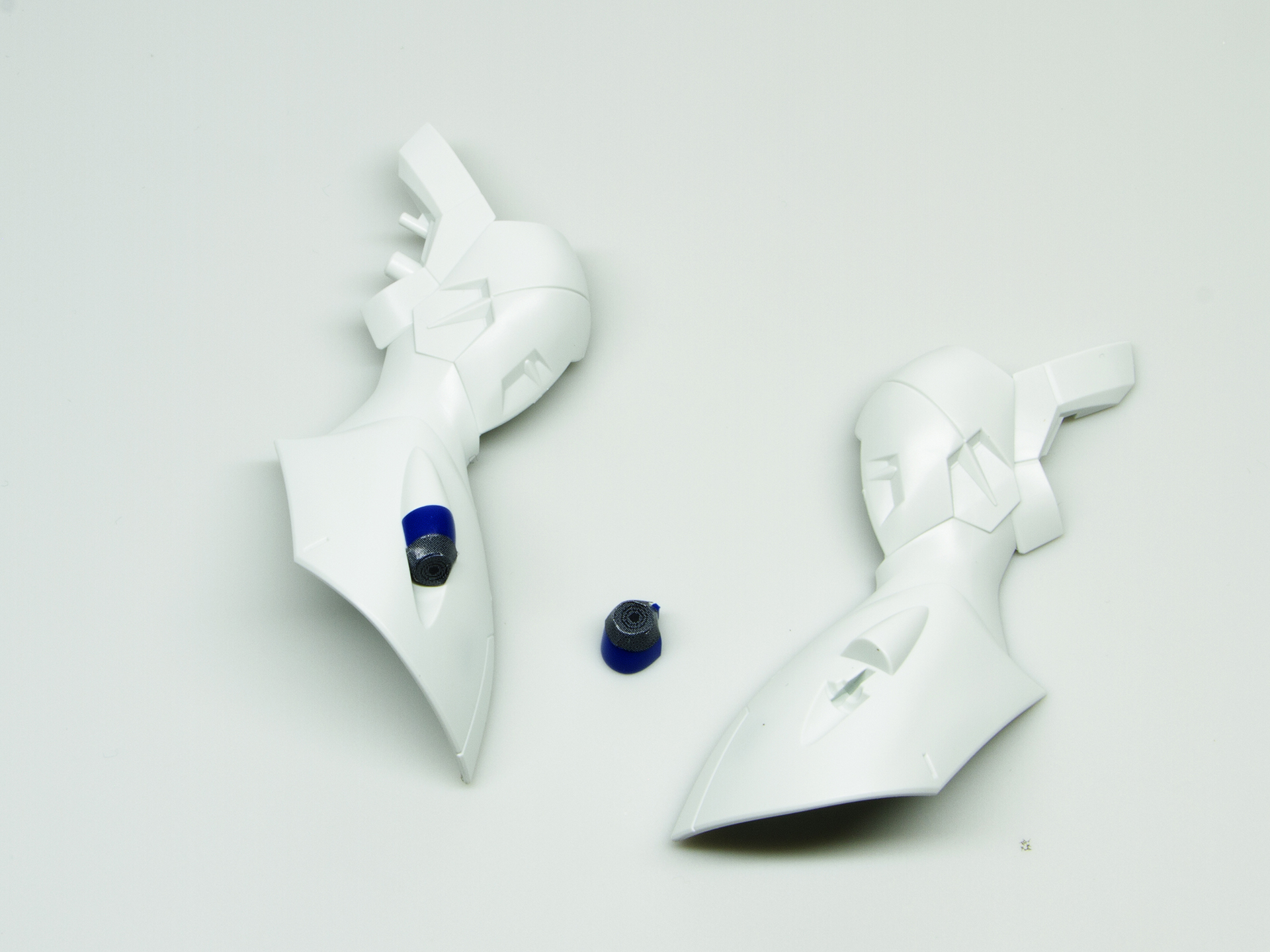 膝関節はすね部分に組み付ける際の方向に注意する