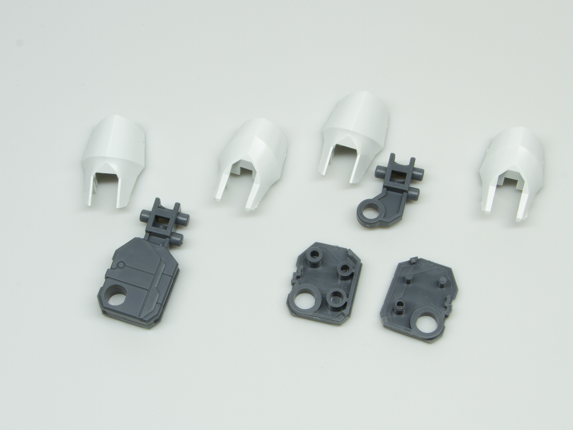 膝関節はすね部分に組み付ける際の方向に注意する