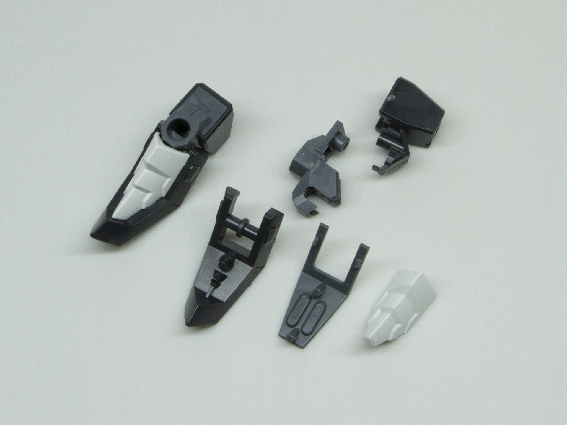 これを組み立てれば下半身が完成