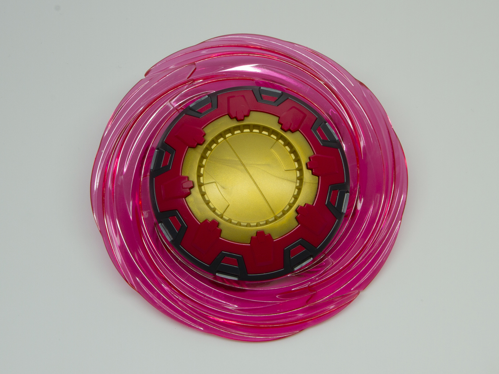 回転しながら飛翔するシールドが完成