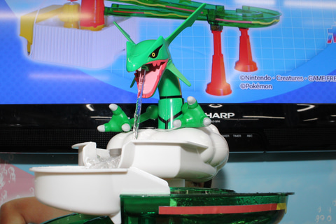 レックウザ　ながしそうめん 伝説のポケモン「レックウザ」まさかのそうめん流しマシンとなり6月1日