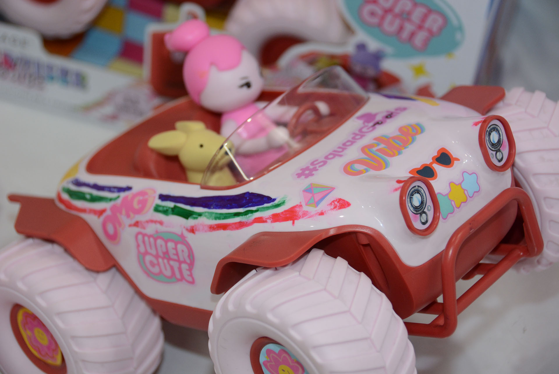 カスタマイズ性は女児向け玩具の特徴でもある。ベースはごついバギーなのも面白い
