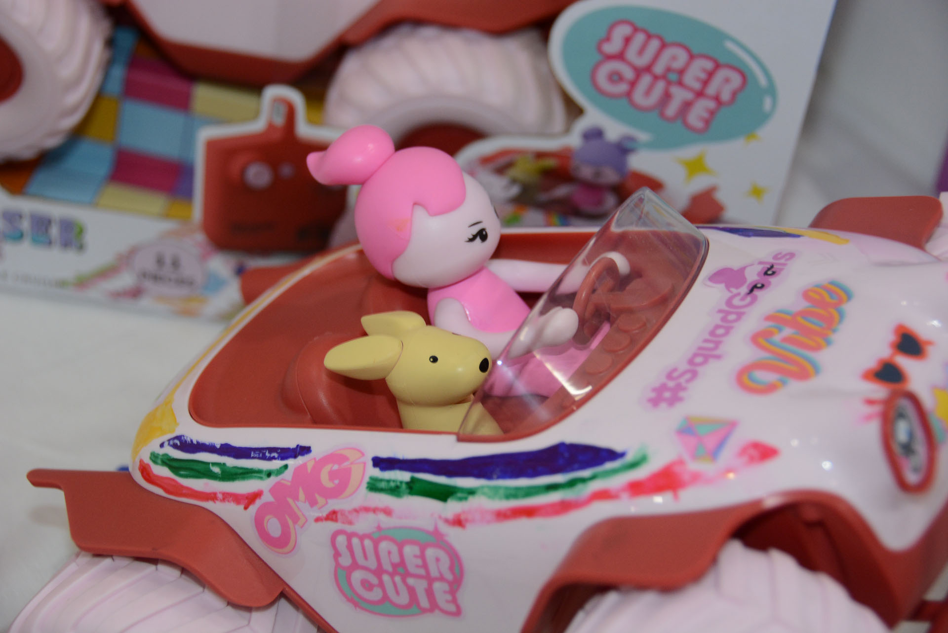 ドライバーの女の子も髪型でイメージを変える。ちょっとクール系なのがいい