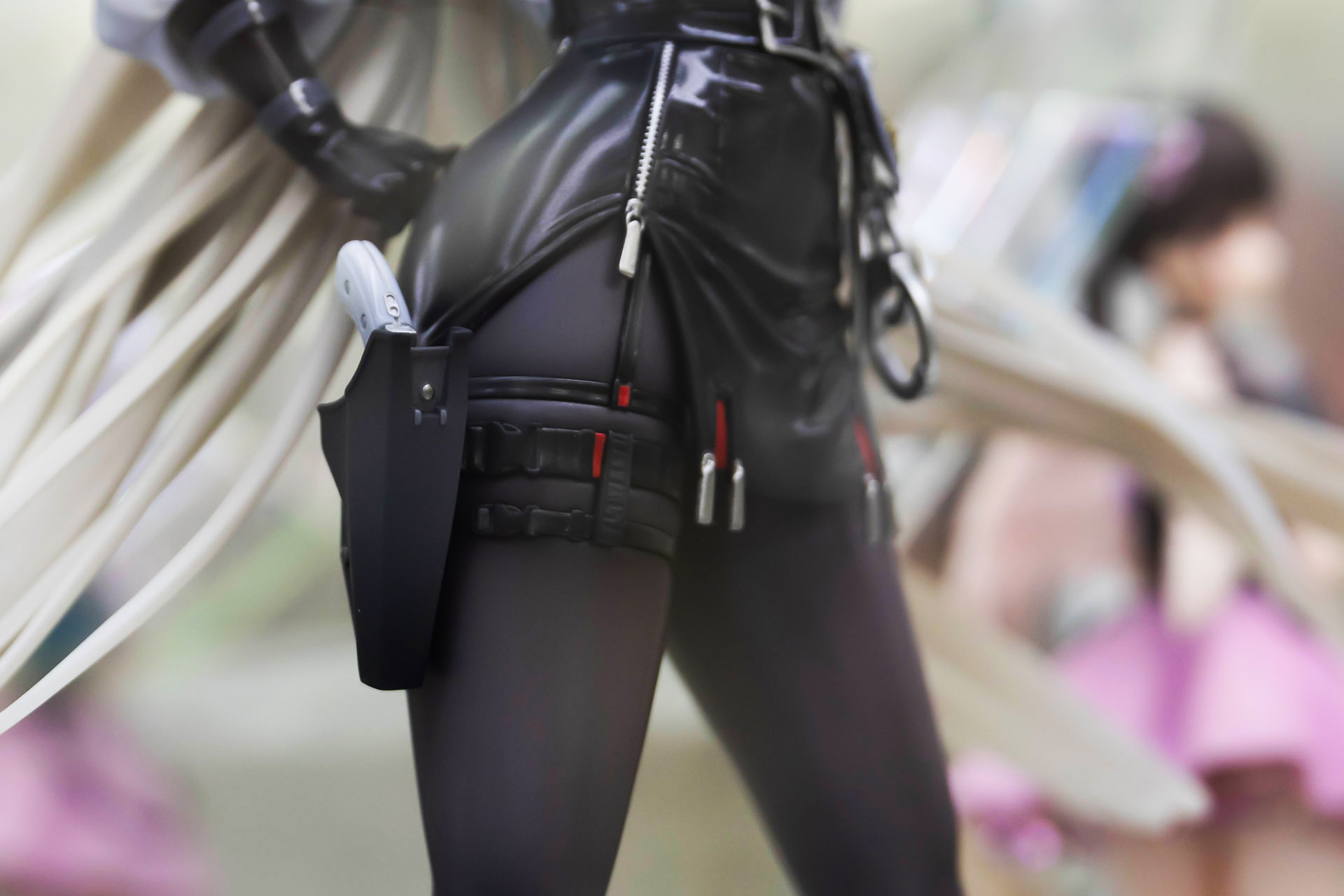 スカートの側面にはジッパーが付けられている