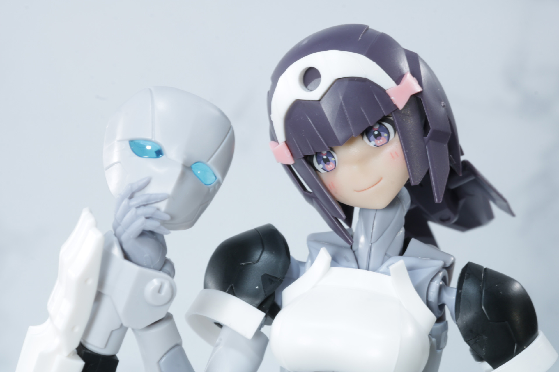 別売りの「創彩少女庭園」シリーズのフェイスパーツを付けることも可能