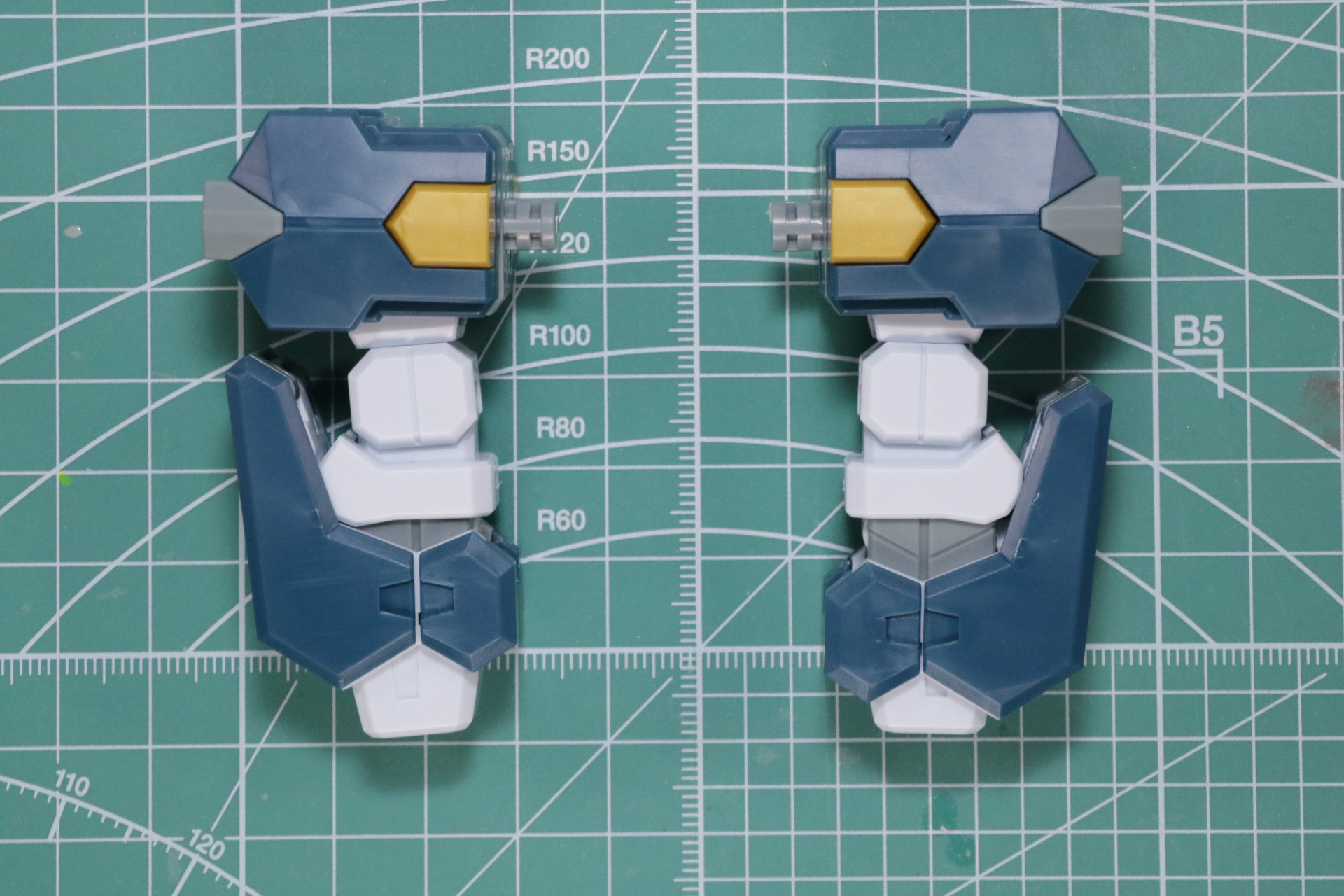 3つの技を再現できるギミックを搭載しつつ、力強いシルエットも再現されている