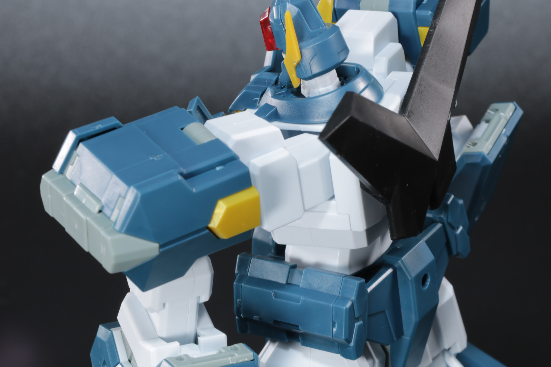 肩口の引き出しで表情付けがしやすい