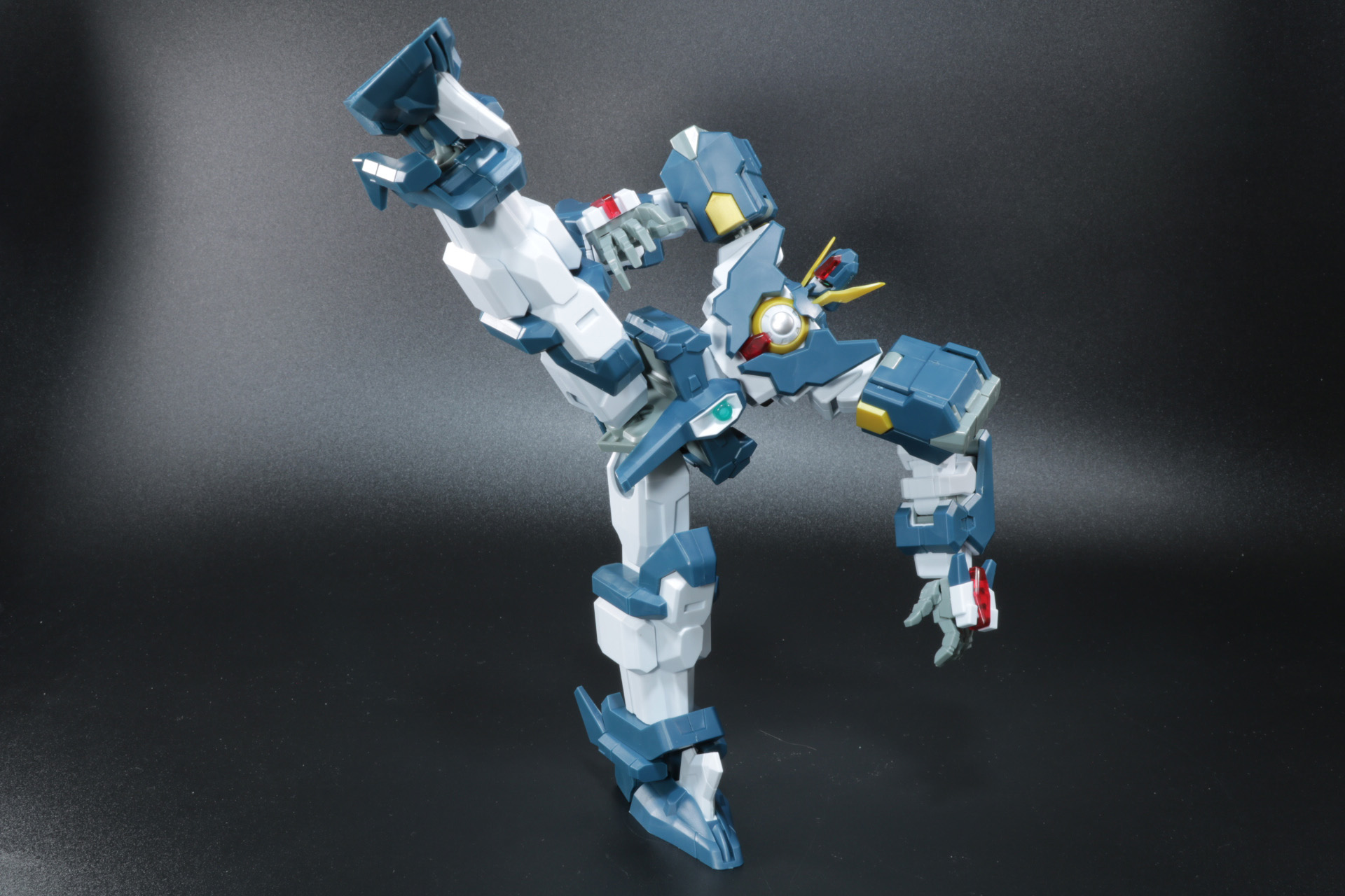 ハイキックポーズも取ることができる