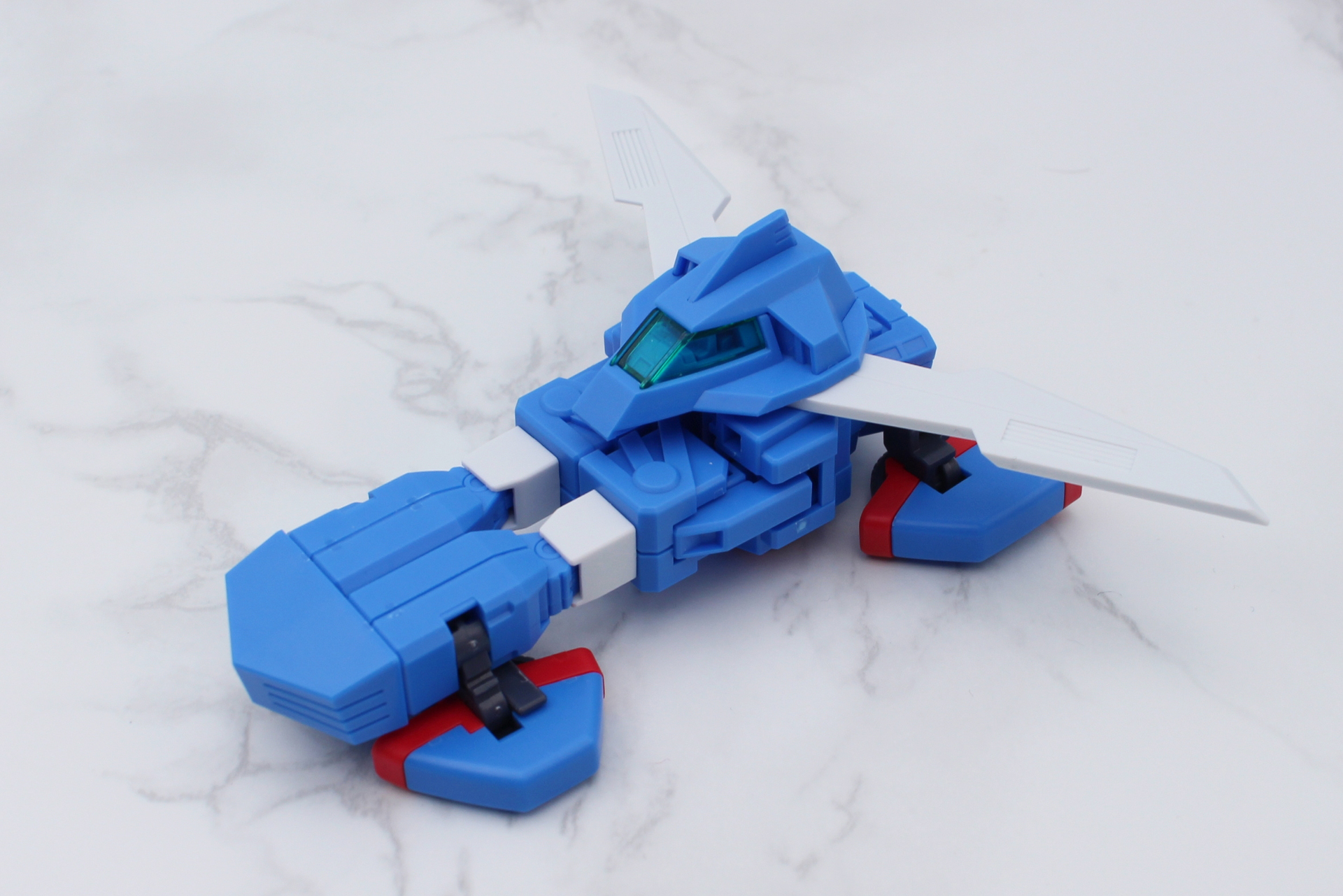 ブングル・ローバーの飛行形態は翼を開いて、タイヤを水平にする