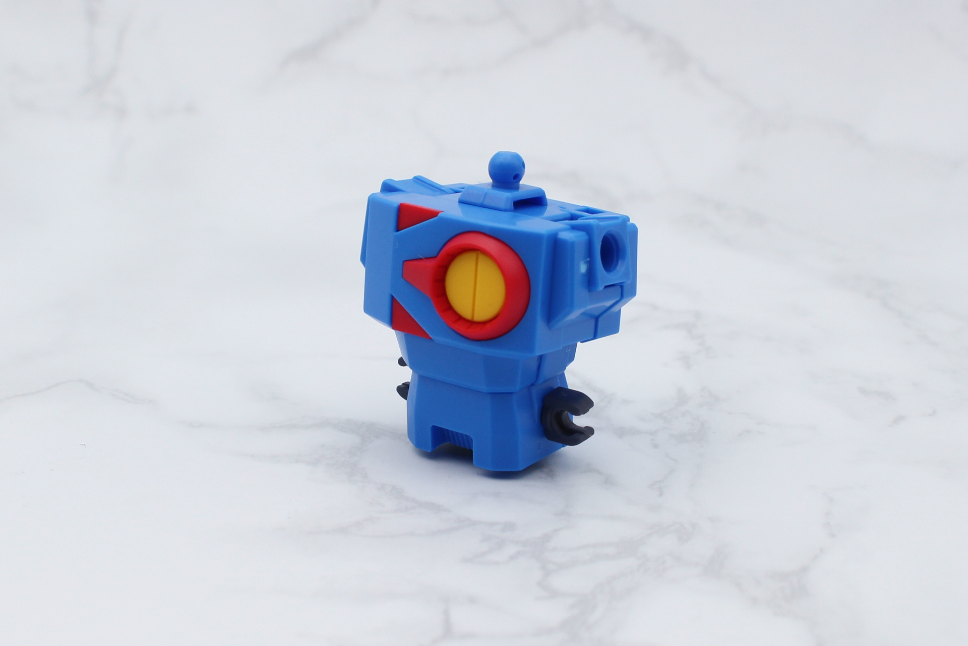 投光器と首のパーツを取り付け