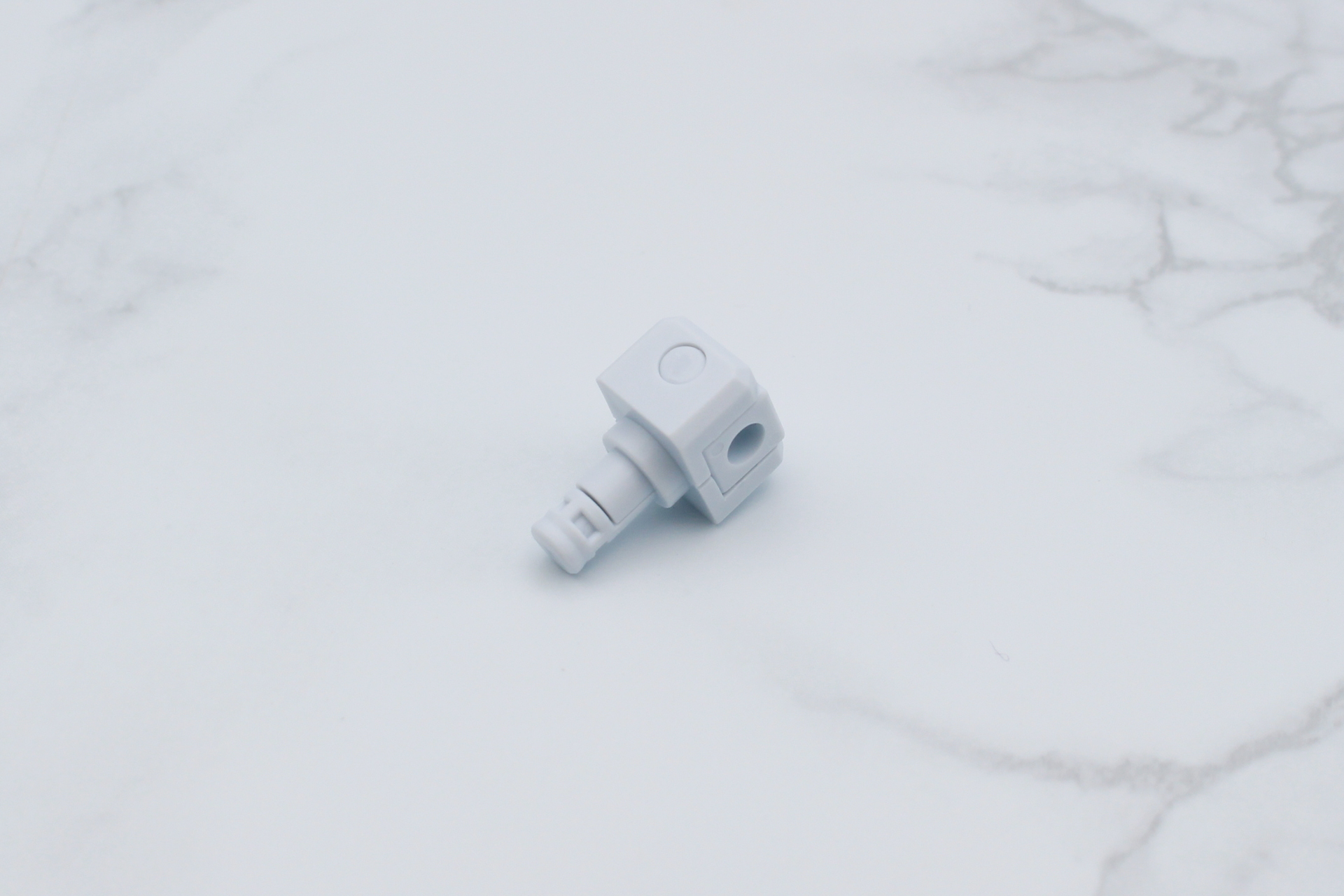 股関節を組み立てて取り付ける