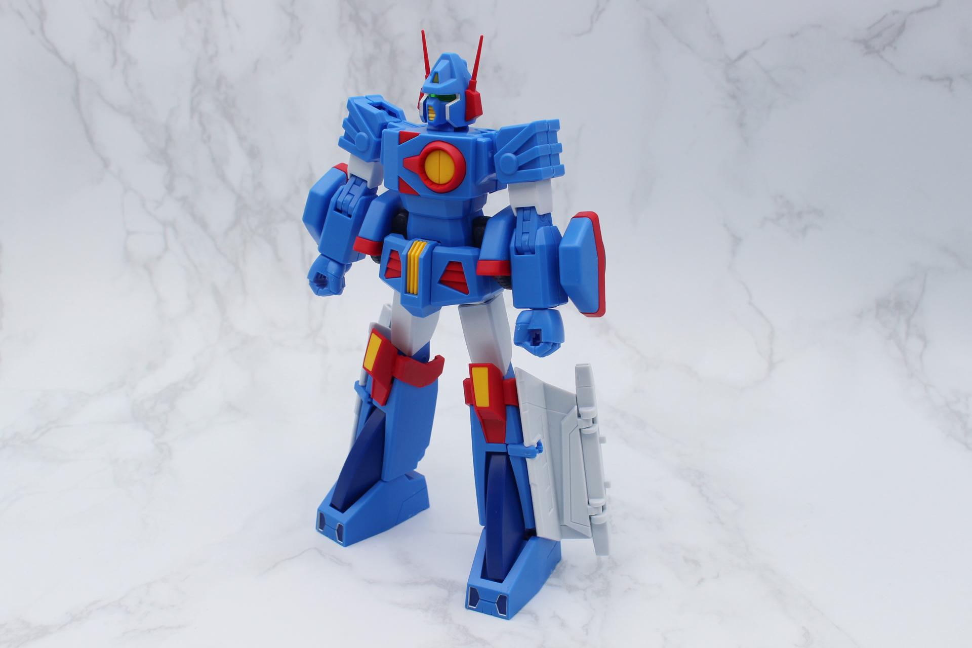 上半身と下半身を連結して本体が完成