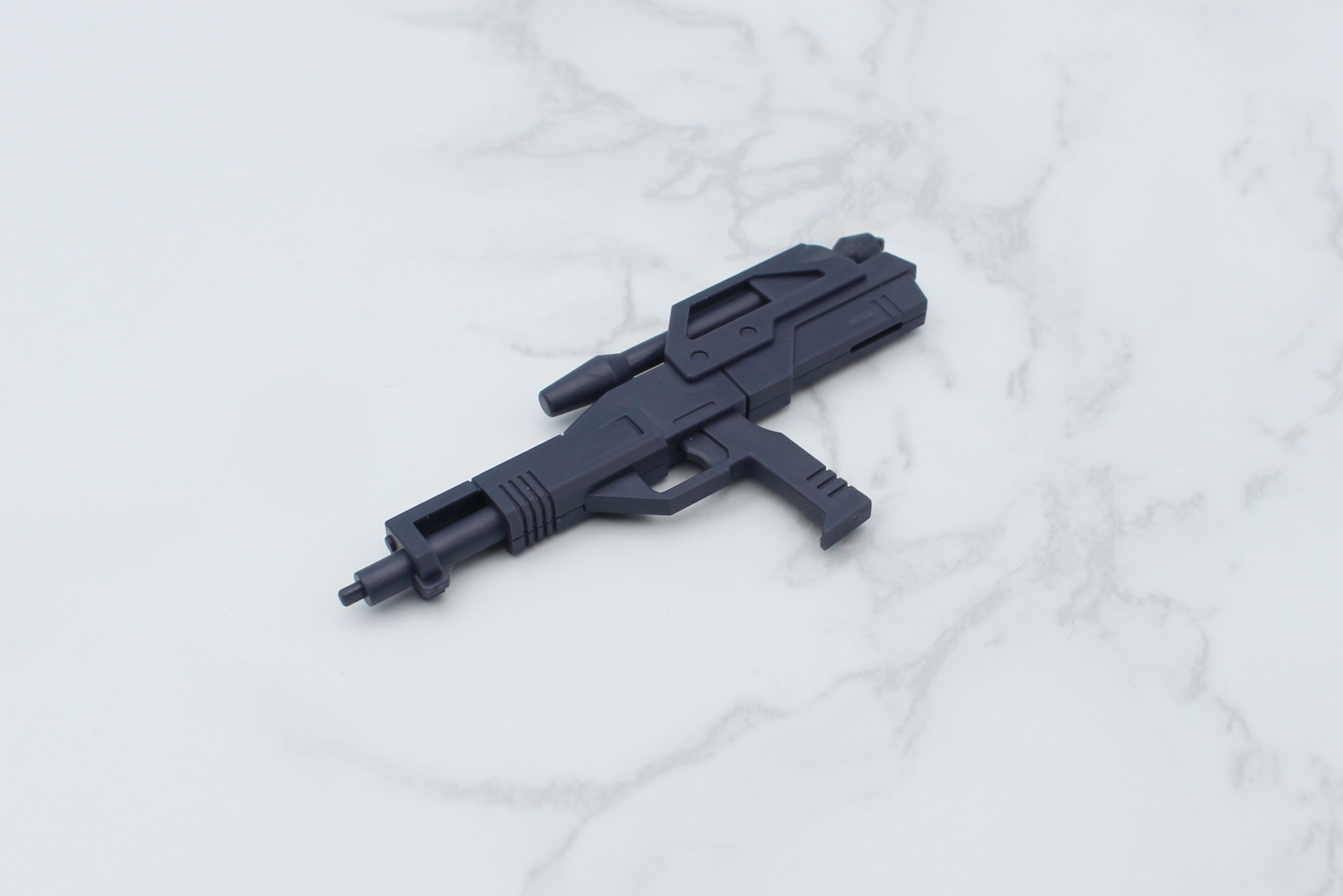 30mmライフル。最もスタンダードな武装で、右の持ち手が付属