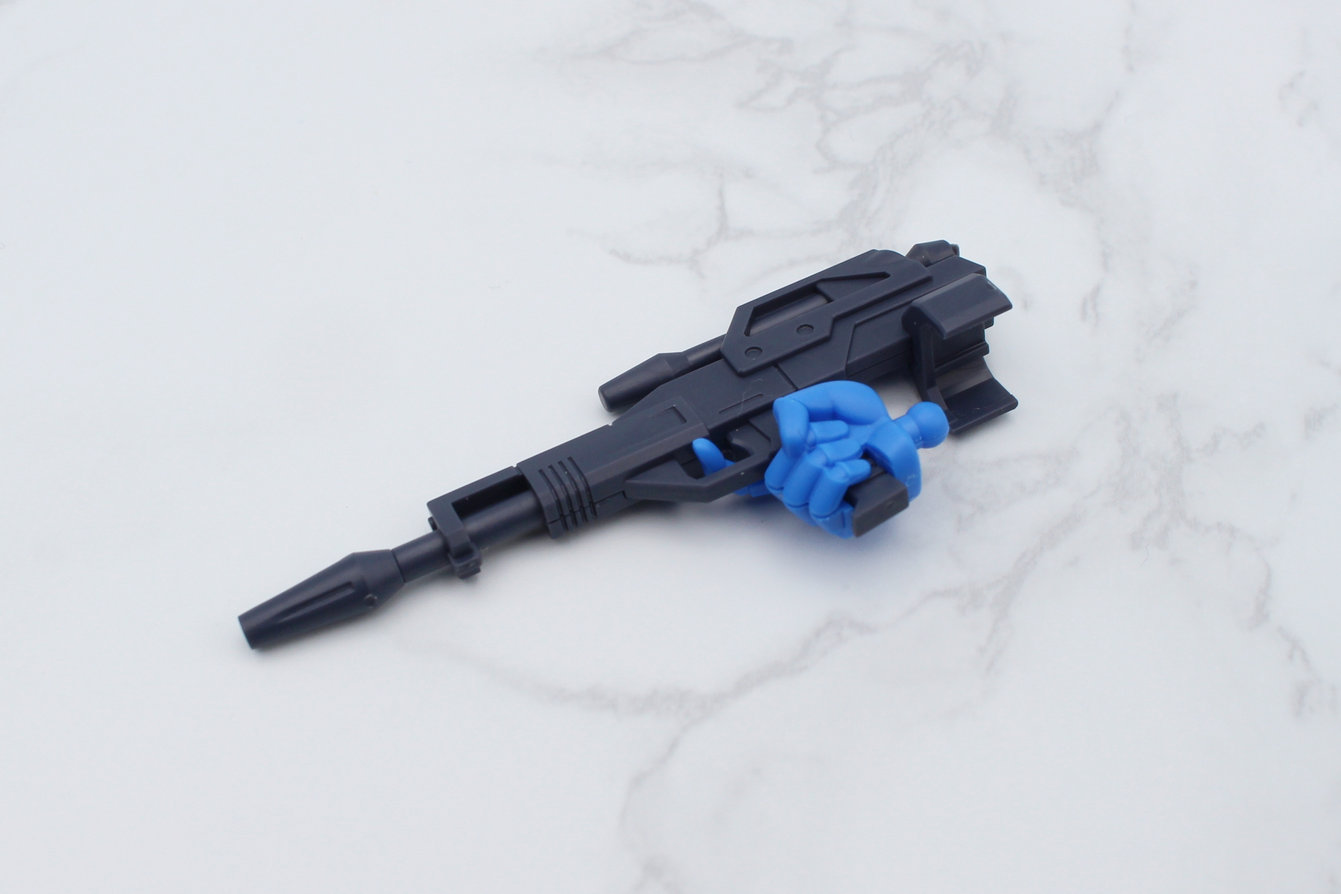 30mmライフル。最もスタンダードな武装で、右の持ち手が付属