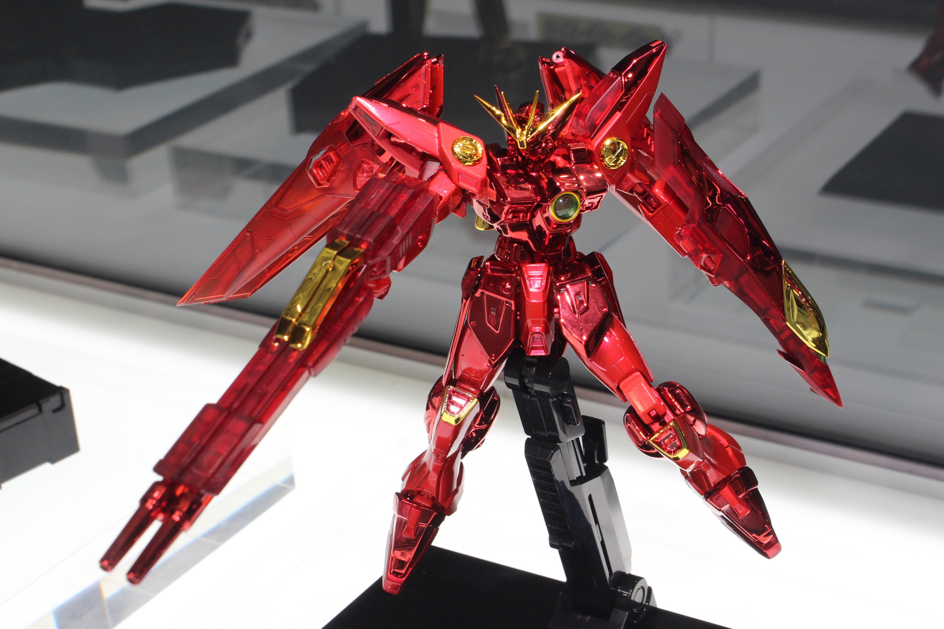 「METAL ROBOT魂 ＜SIDE MS＞ ウイングガンダムゼロ CHOGOKIN 50th Exclusive」。ウイングガンダムゼロとしては珍しい、メタリックレッドとゴールドの配色が美しい