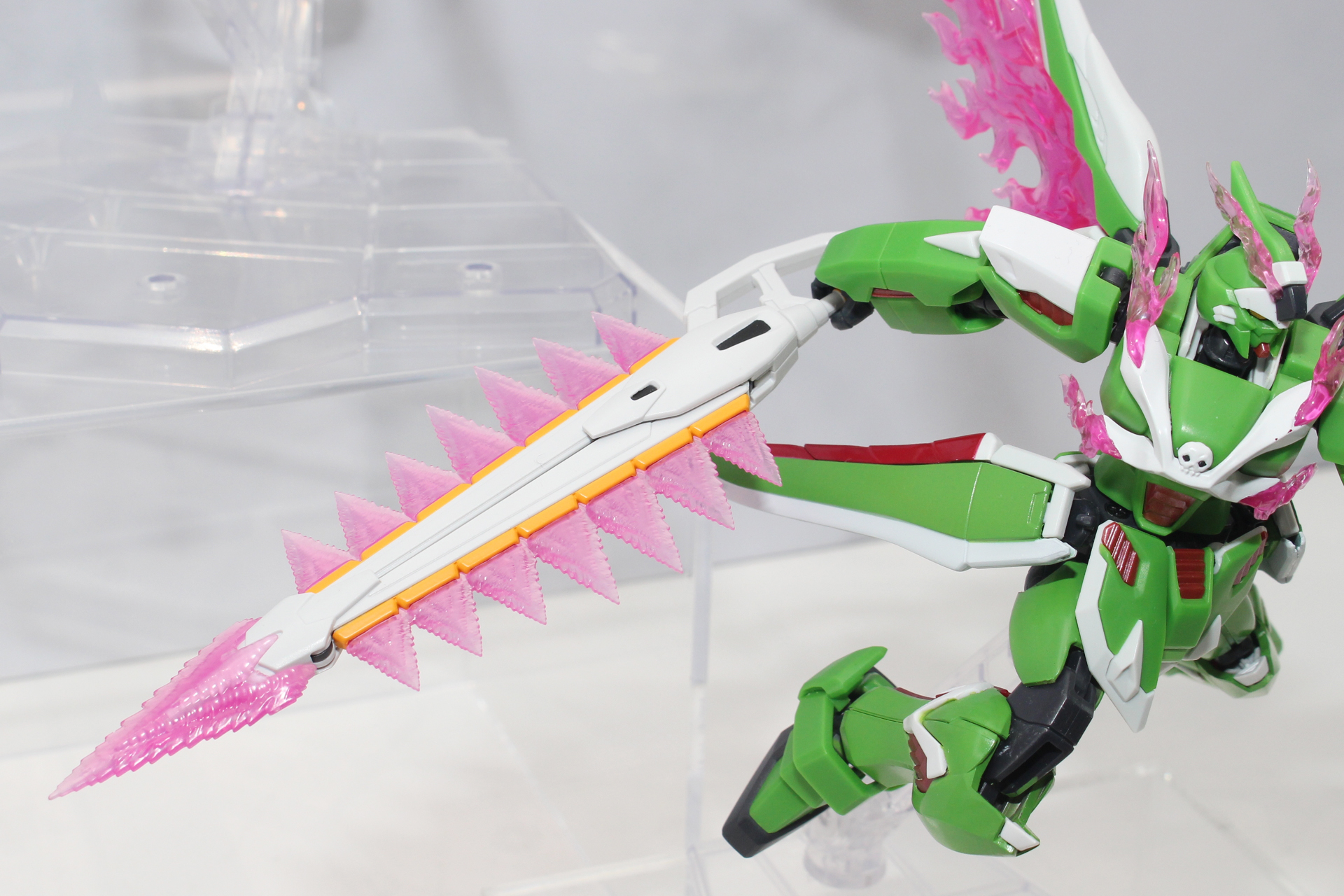 クロスボーン・ガンダムX-0が装備していた多目的攻撃兵装「クジャク」