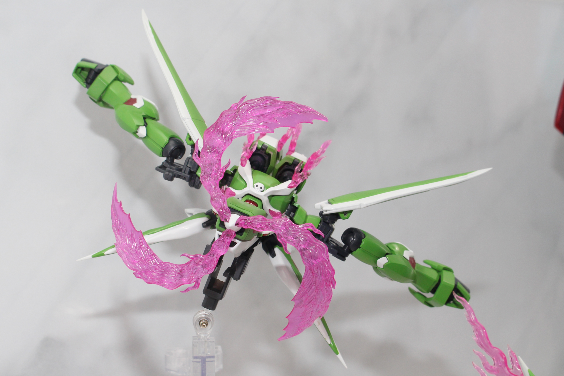 プロペラ状のファントム・フレイムのエフェクト