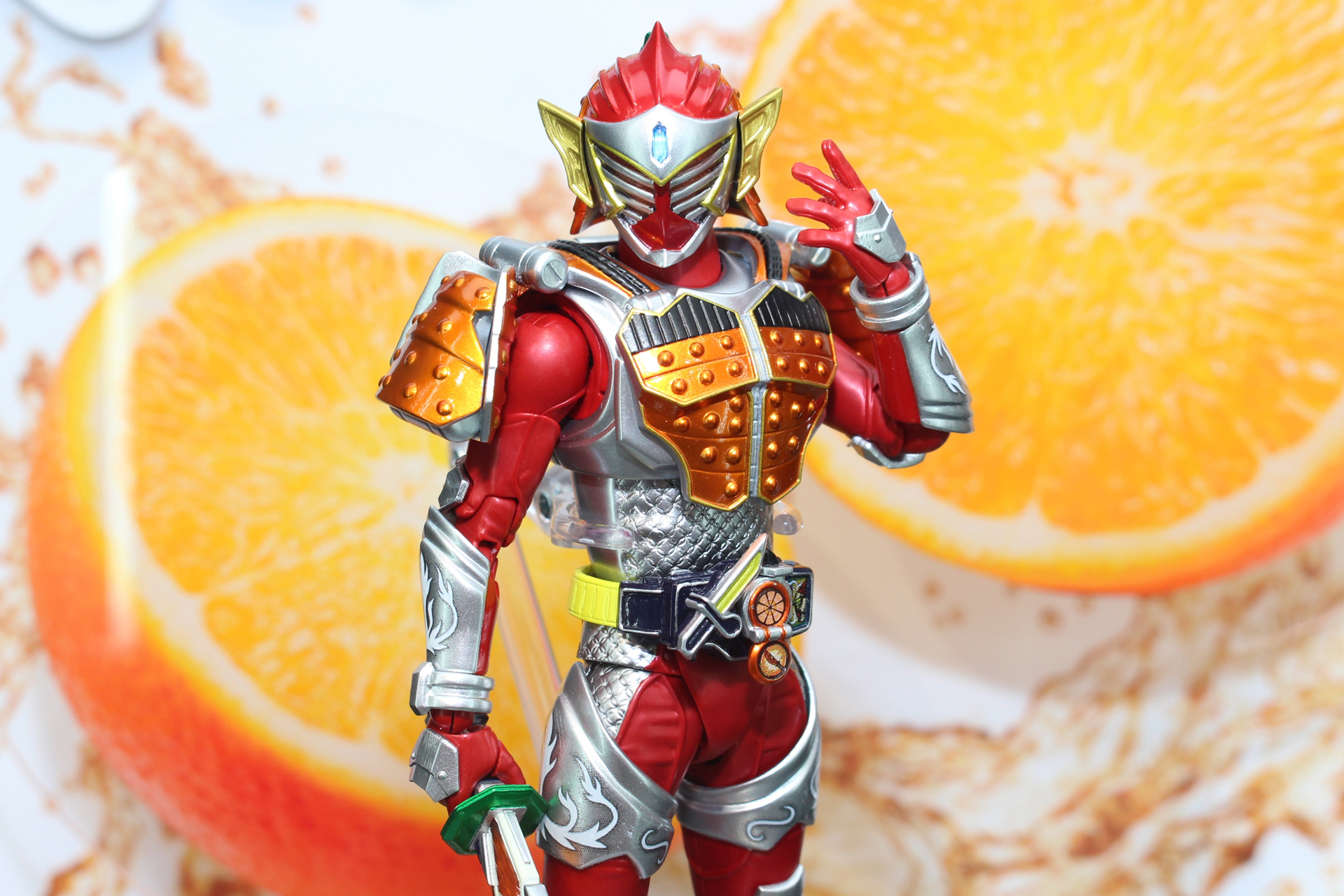 鎧武のオレンジアームズを装備した仮面ライダーバロン。印象がかなり変わった