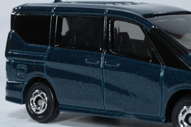 ルーフも細かく造形されている